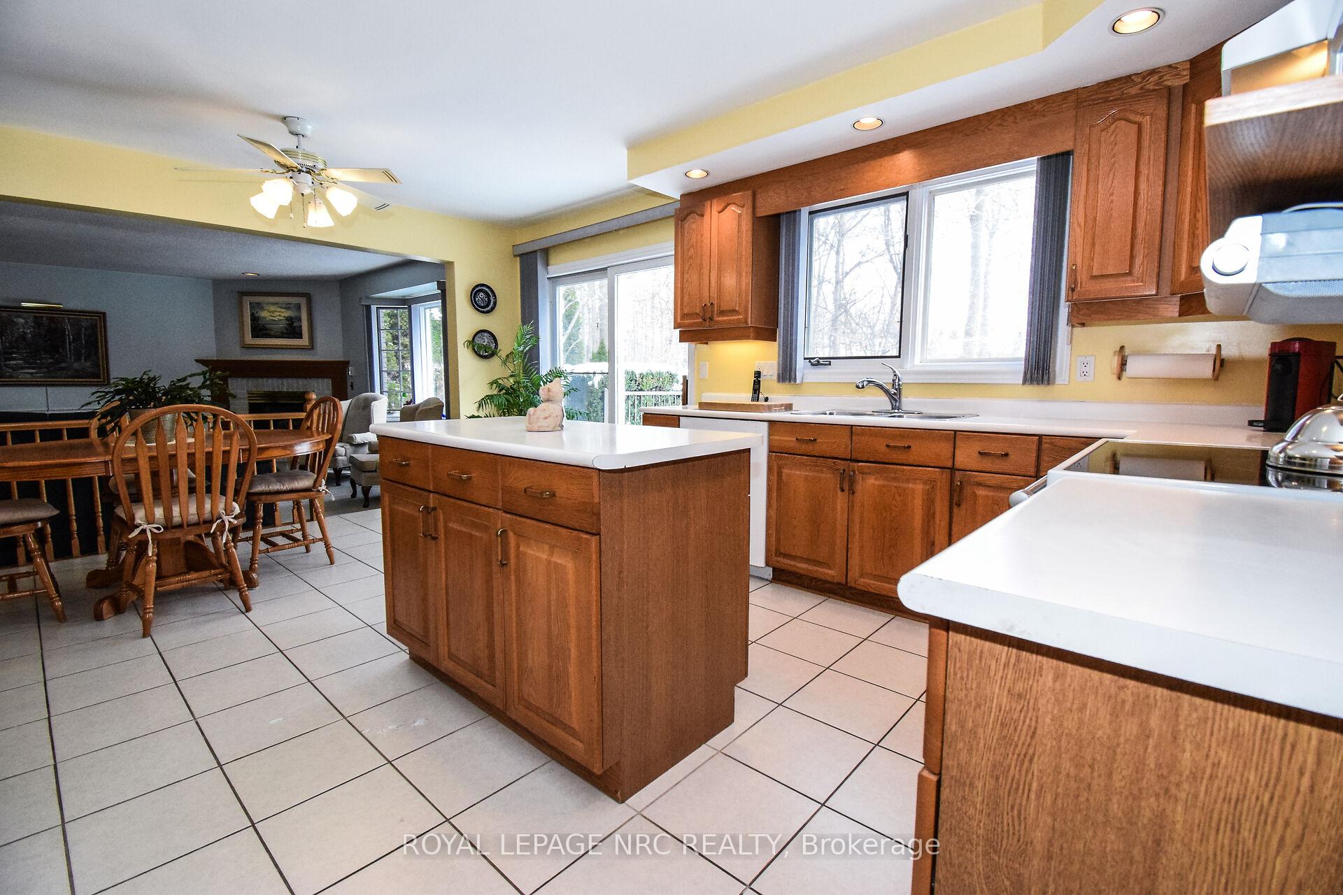 Photo 16 of 11 Milburn Drive, Pelham, Fonthill — HOMEH
