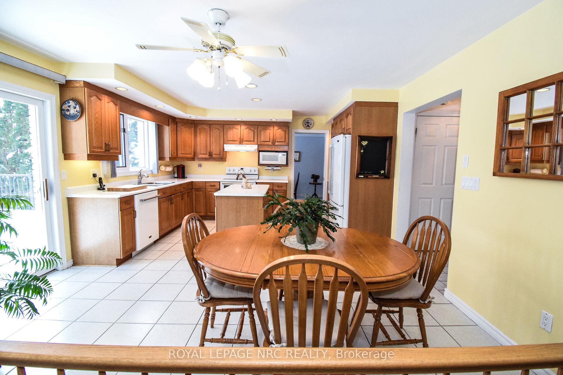 Photo 20 of 11 Milburn Drive, Pelham, Fonthill — HOMEH