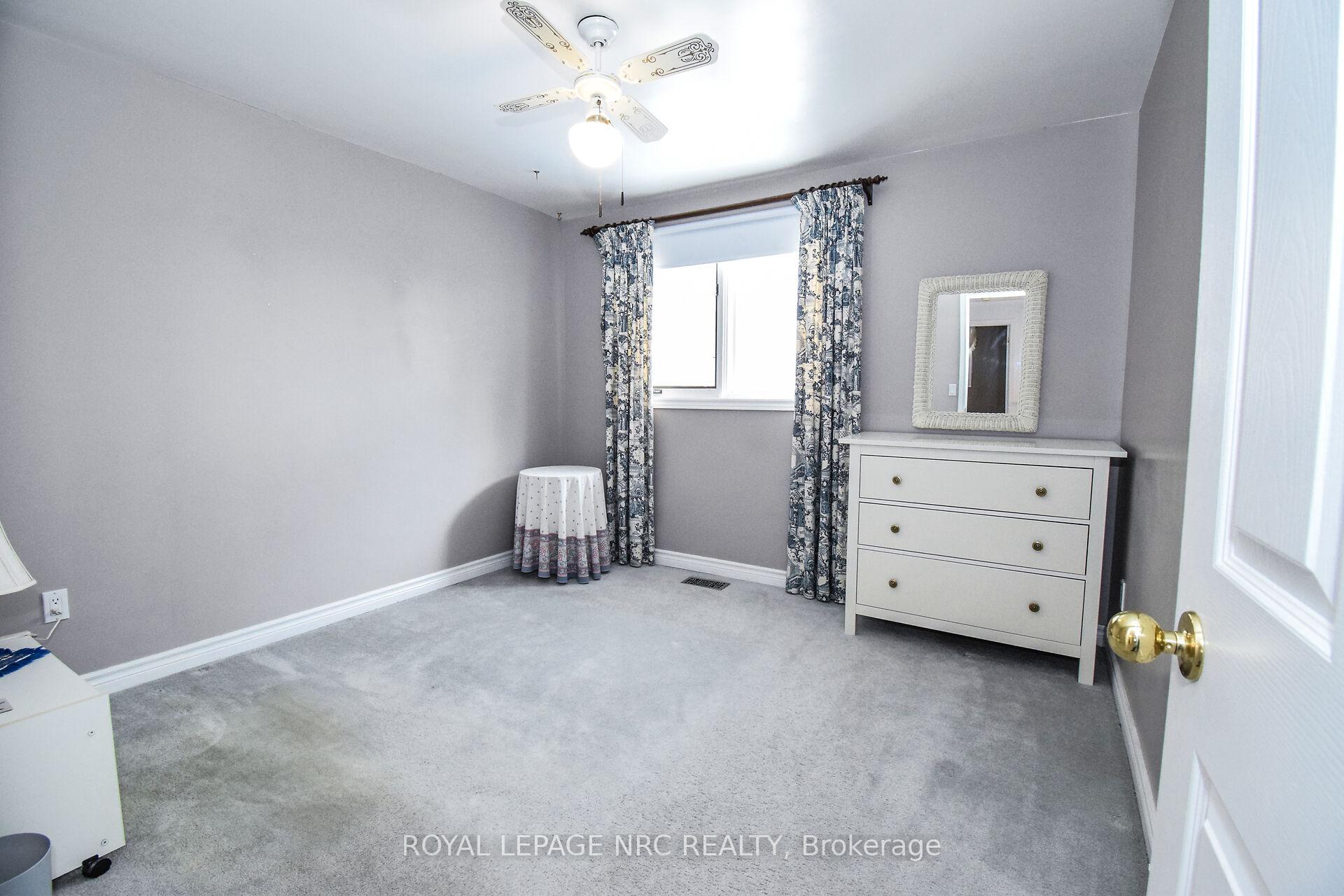 Photo 32 of 11 Milburn Drive, Pelham, Fonthill — HOMEH