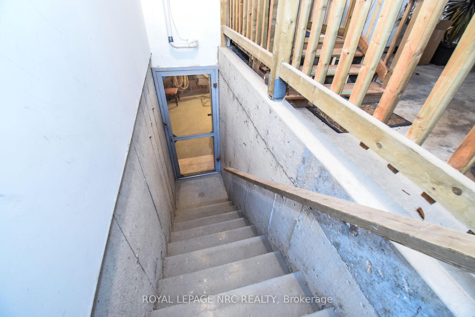 Photo 34 of 11 Milburn Drive, Pelham, Fonthill — HOMEH