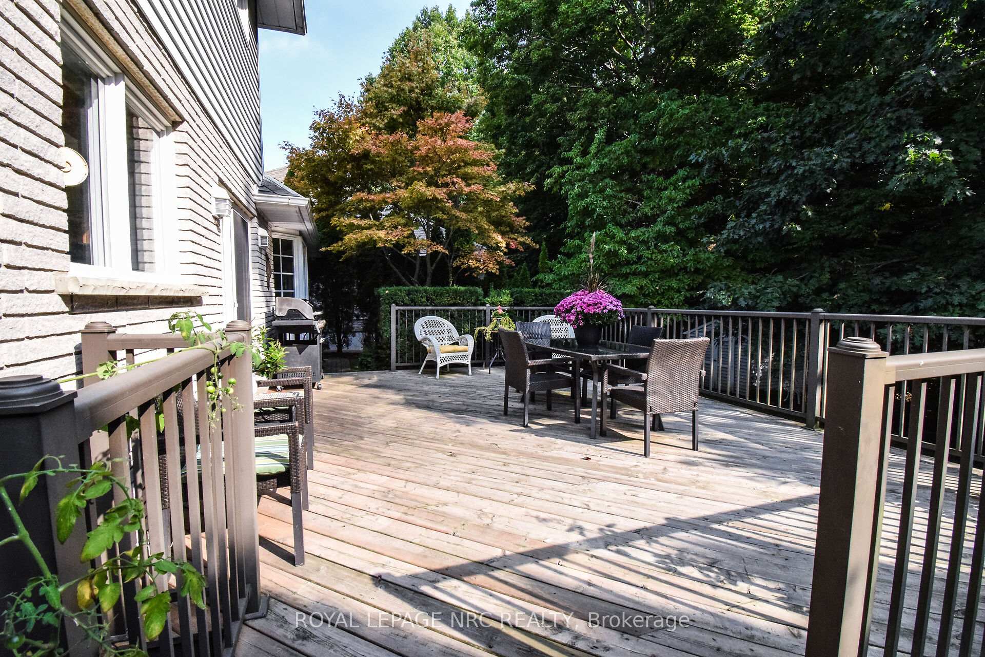 Photo 38 of 11 Milburn Drive, Pelham, Fonthill — HOMEH