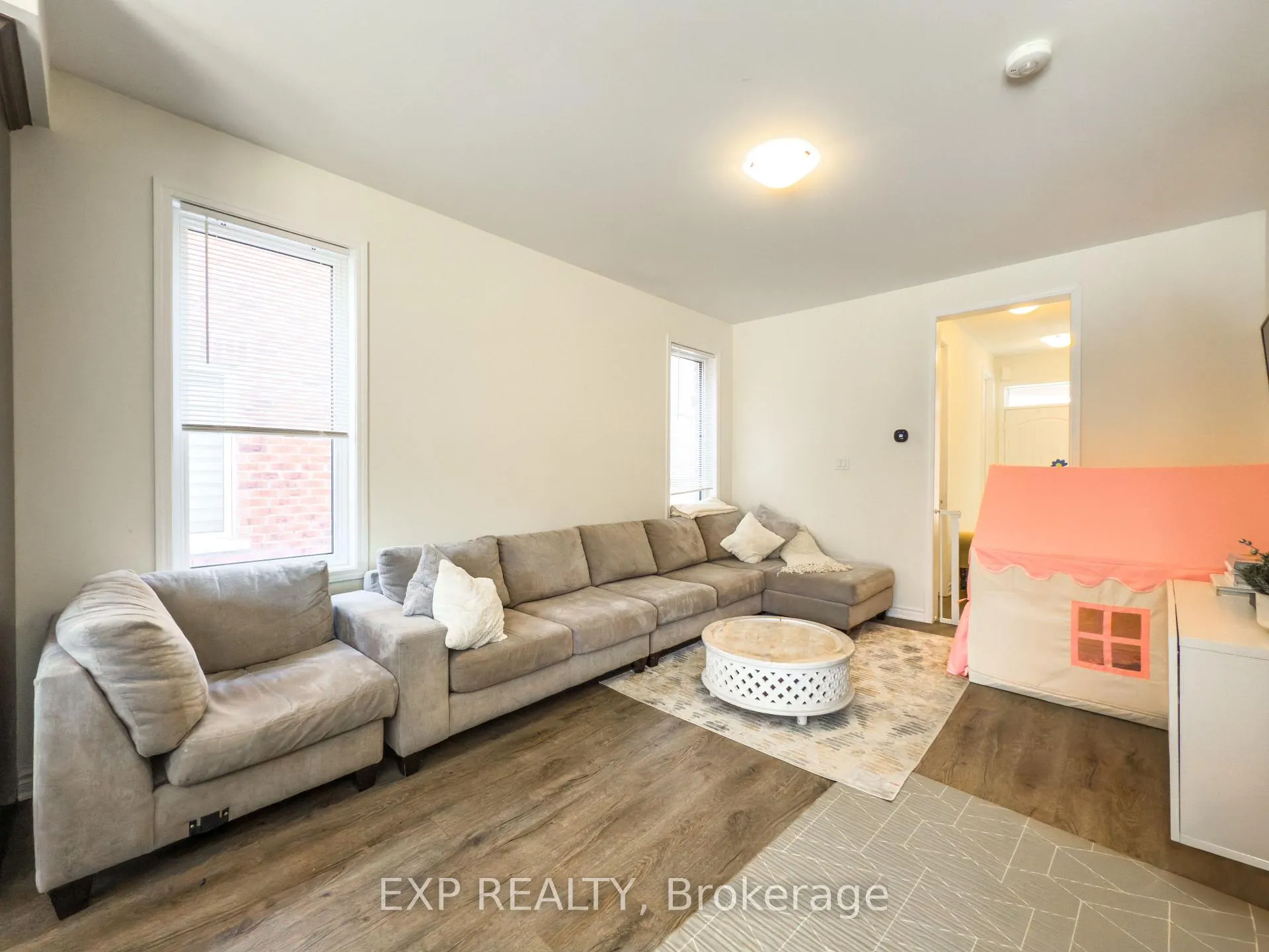 Photo 4 of 888 Sumac Crescent, Milton, Cobban — HOMEH