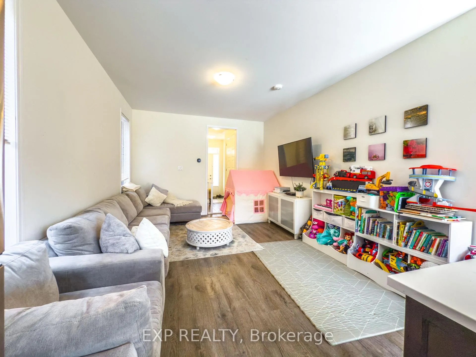 Photo 5 of 888 Sumac Crescent, Milton, Cobban — HOMEH