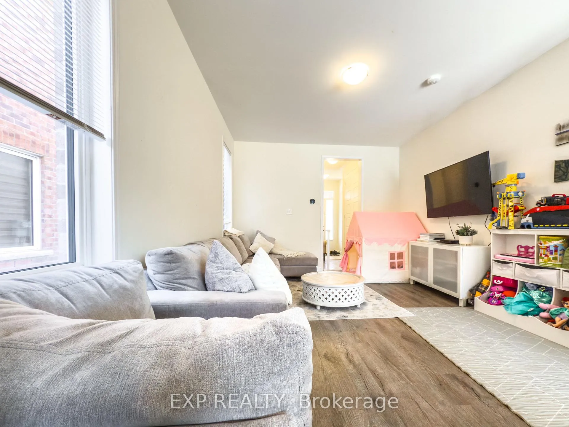 Photo 7 of 888 Sumac Crescent, Milton, Cobban — HOMEH