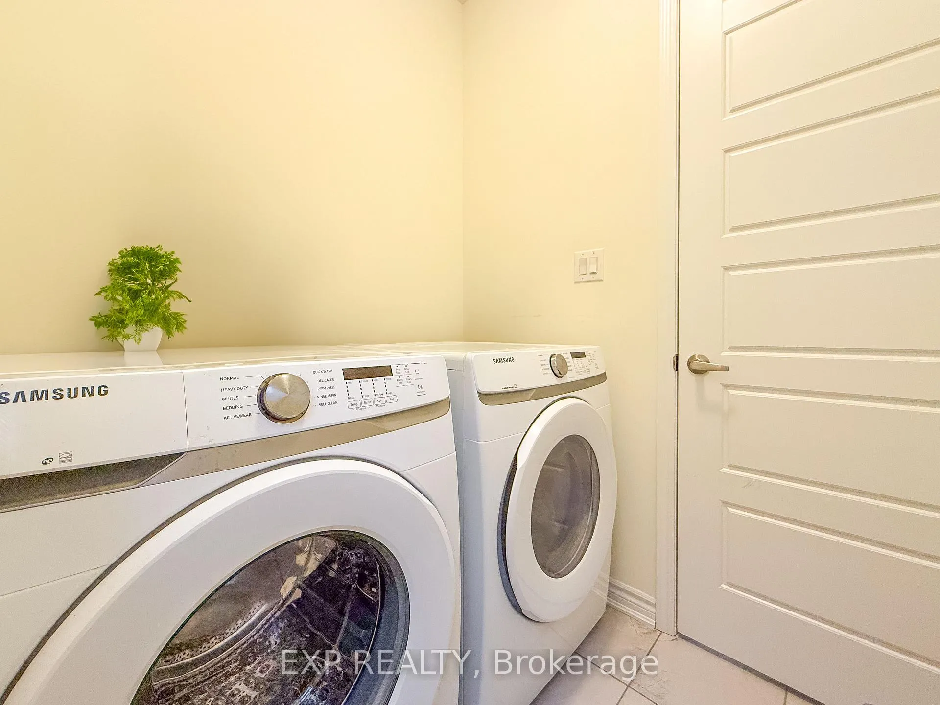 Photo 17 of 888 Sumac Crescent, Milton, Cobban — HOMEH