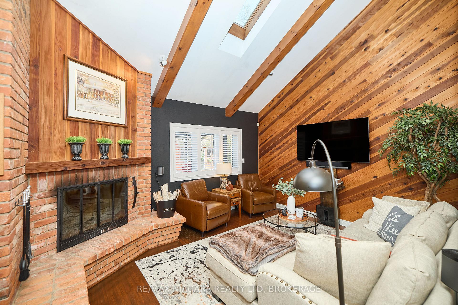 Photo 5 of 70 Millbridge Crescent, Pelham, Fonthill — HOMEH