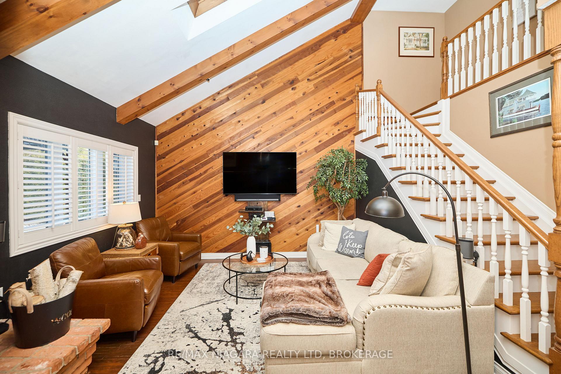 Photo 6 of 70 Millbridge Crescent, Pelham, Fonthill — HOMEH