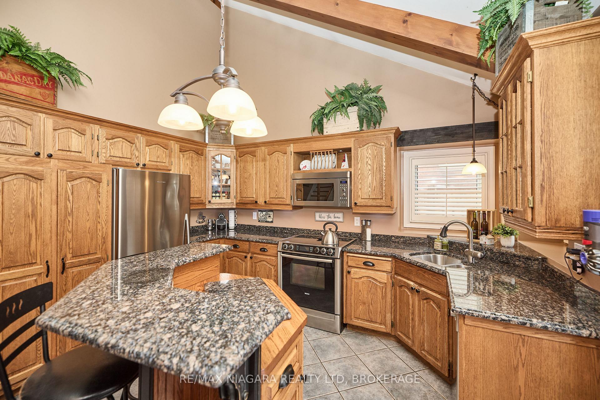 Photo 10 of 70 Millbridge Crescent, Pelham, Fonthill — HOMEH