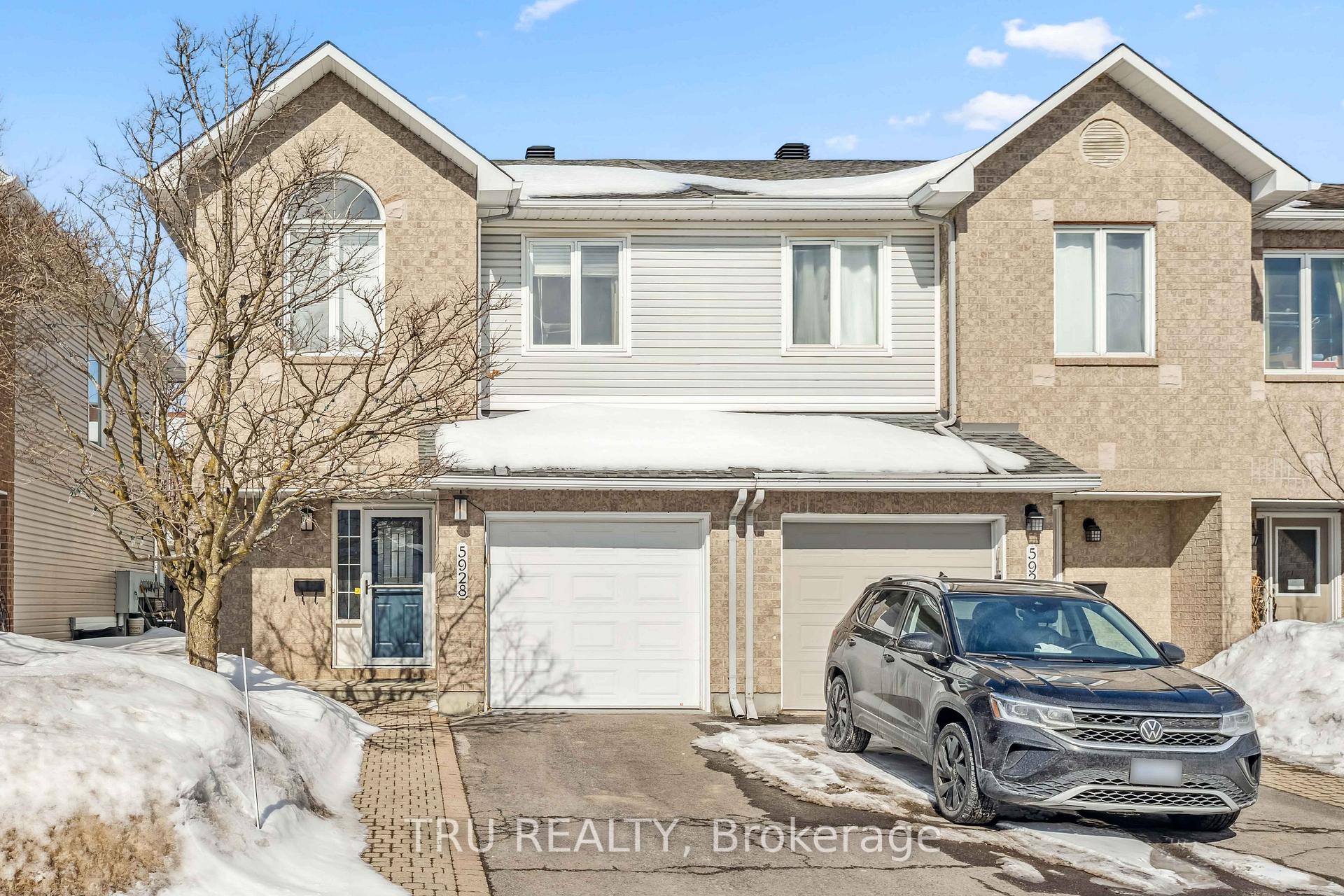 Photo 1 of 5928 Pineglade Crescent, Ottawa, Chapel Hill South - Orleans Village — HOMEH