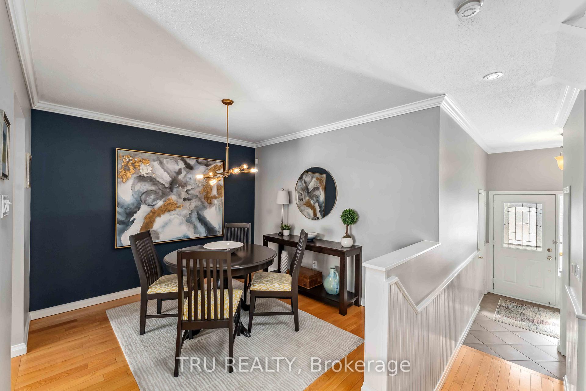 Photo 3 of 5928 Pineglade Crescent, Ottawa, Chapel Hill South - Orleans Village — HOMEH