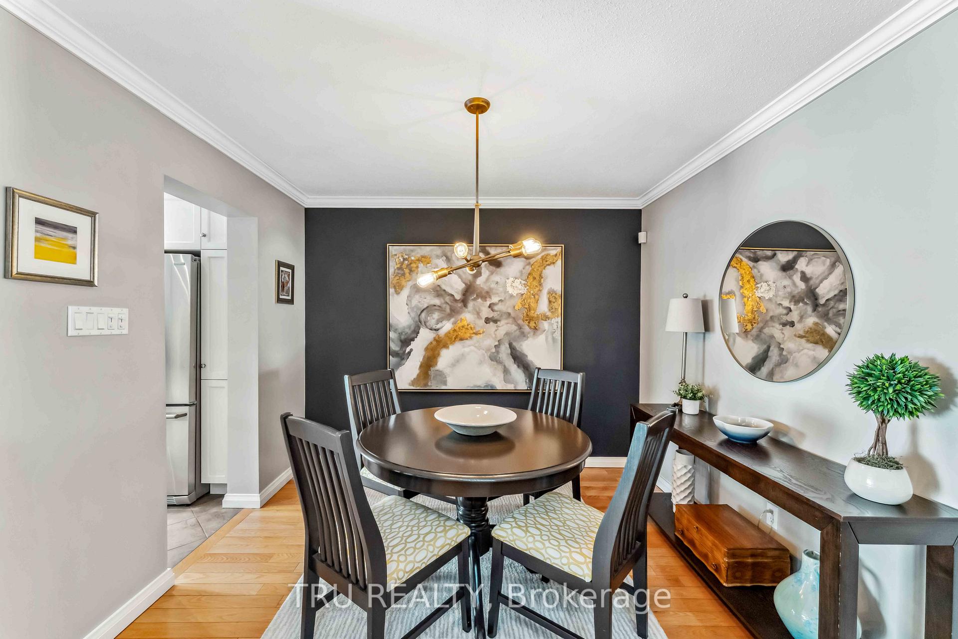 Photo 4 of 5928 Pineglade Crescent, Ottawa, Chapel Hill South - Orleans Village — HOMEH