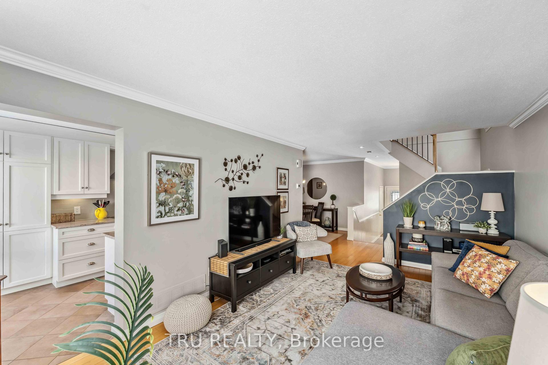Photo 9 of 5928 Pineglade Crescent, Ottawa, Chapel Hill South - Orleans Village — HOMEH
