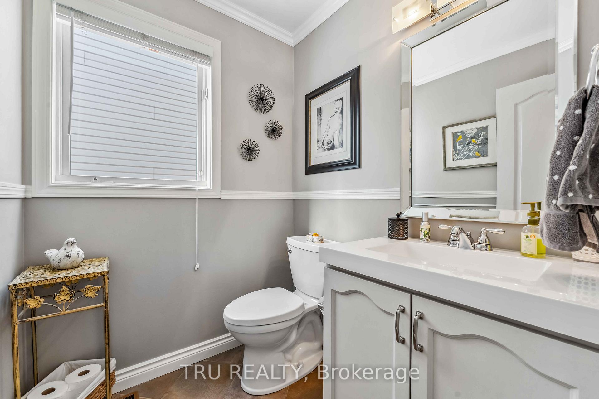 Photo 11 of 5928 Pineglade Crescent, Ottawa, Chapel Hill South - Orleans Village — HOMEH