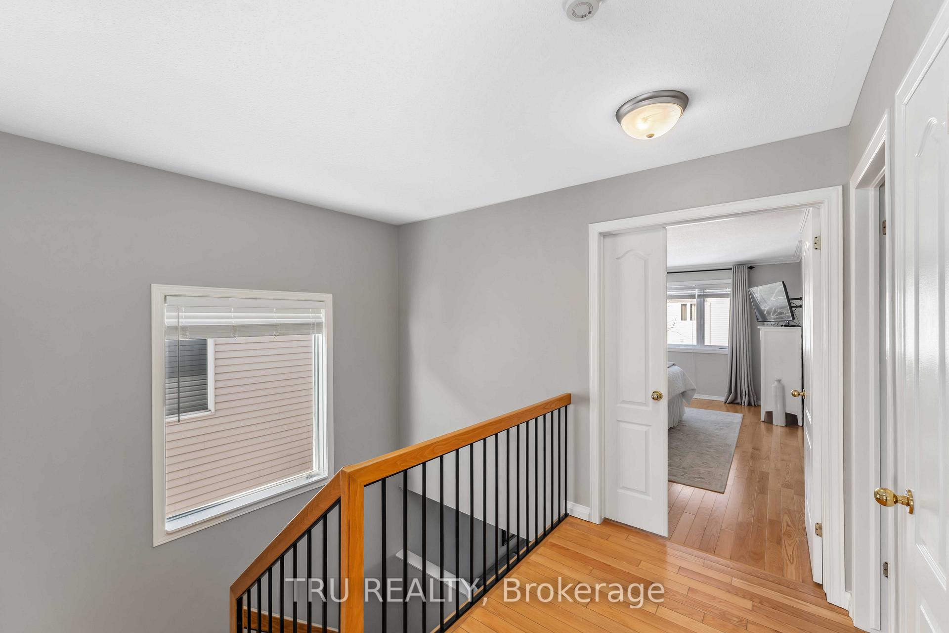 Photo 12 of 5928 Pineglade Crescent, Ottawa, Chapel Hill South - Orleans Village — HOMEH