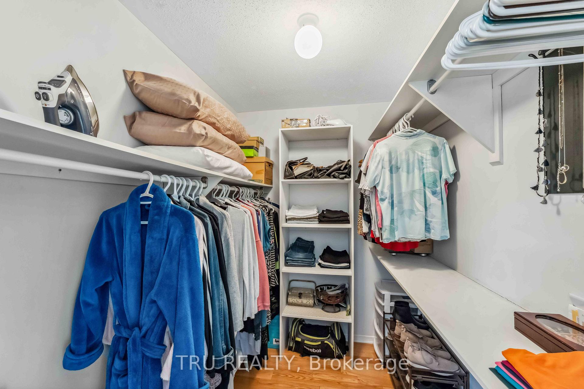 Photo 15 of 5928 Pineglade Crescent, Ottawa, Chapel Hill South - Orleans Village — HOMEH