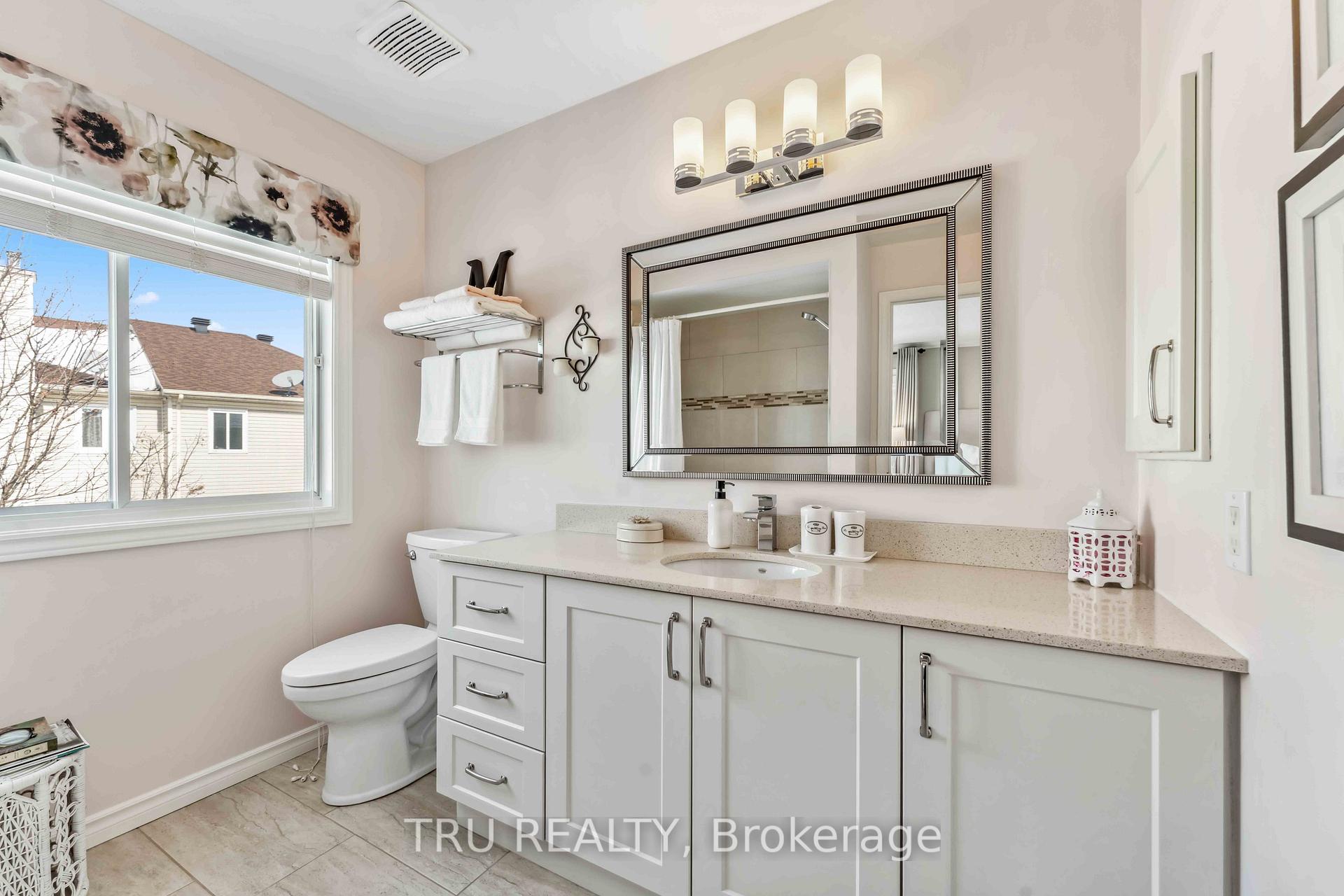 Photo 16 of 5928 Pineglade Crescent, Ottawa, Chapel Hill South - Orleans Village — HOMEH