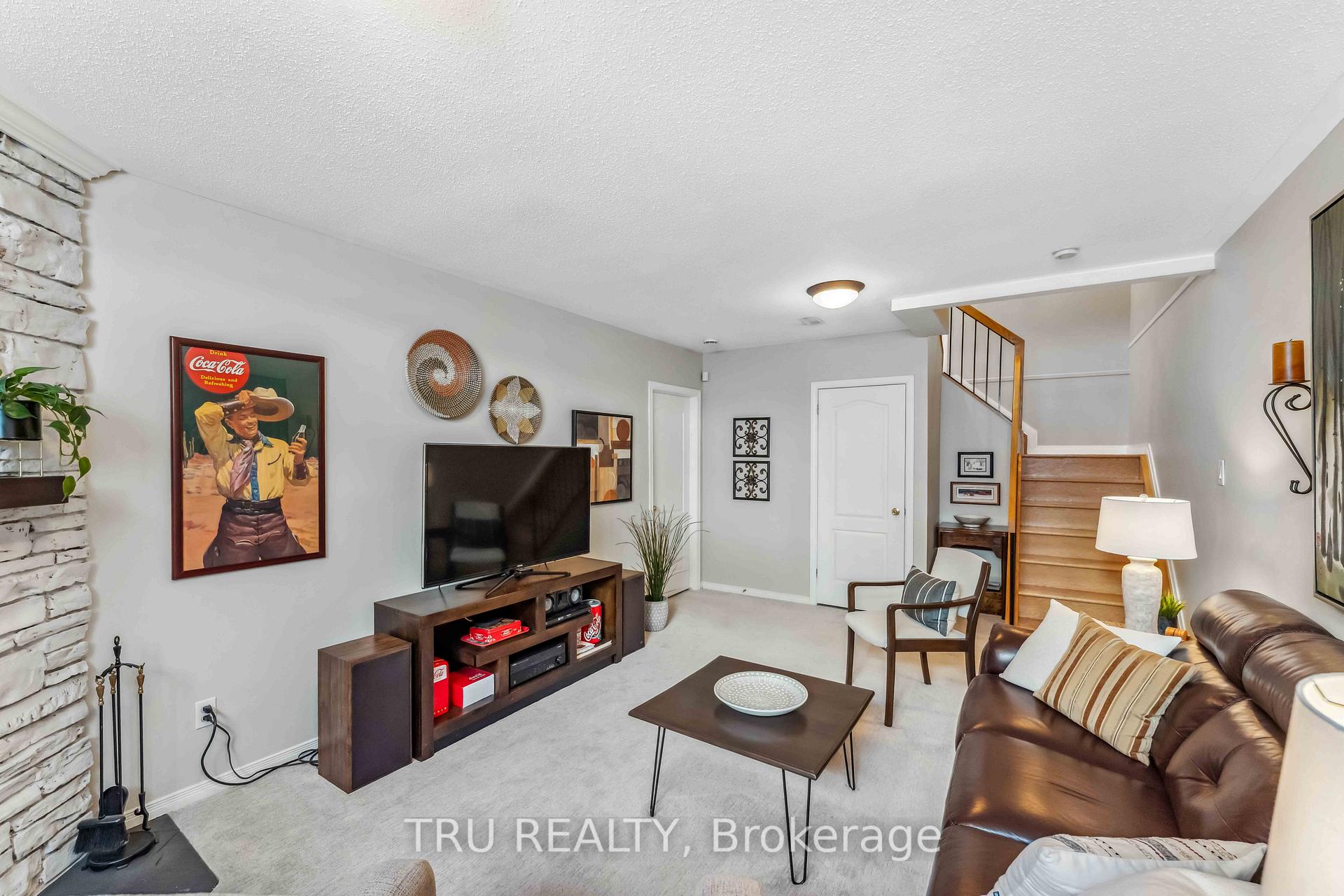 Photo 24 of 5928 Pineglade Crescent, Ottawa, Chapel Hill South - Orleans Village — HOMEH