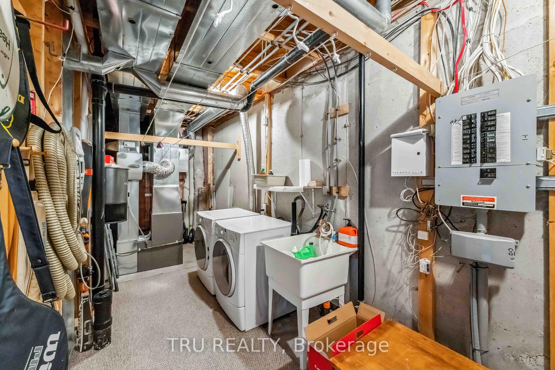 Photo 26 of 5928 Pineglade Crescent, Ottawa, Chapel Hill South - Orleans Village — HOMEH