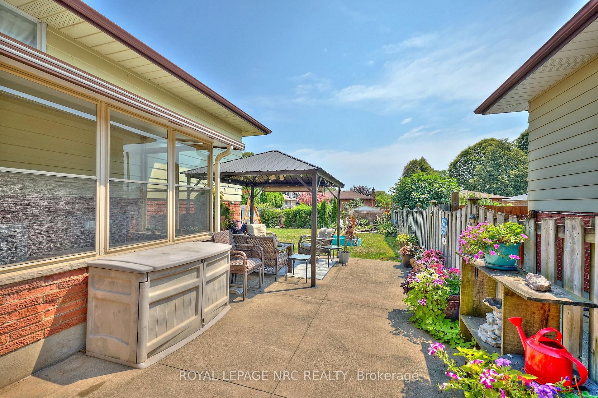 Photo 4 of 5875 St. Anthony Crescent, Niagara Falls, Church's Lane — HOMEH