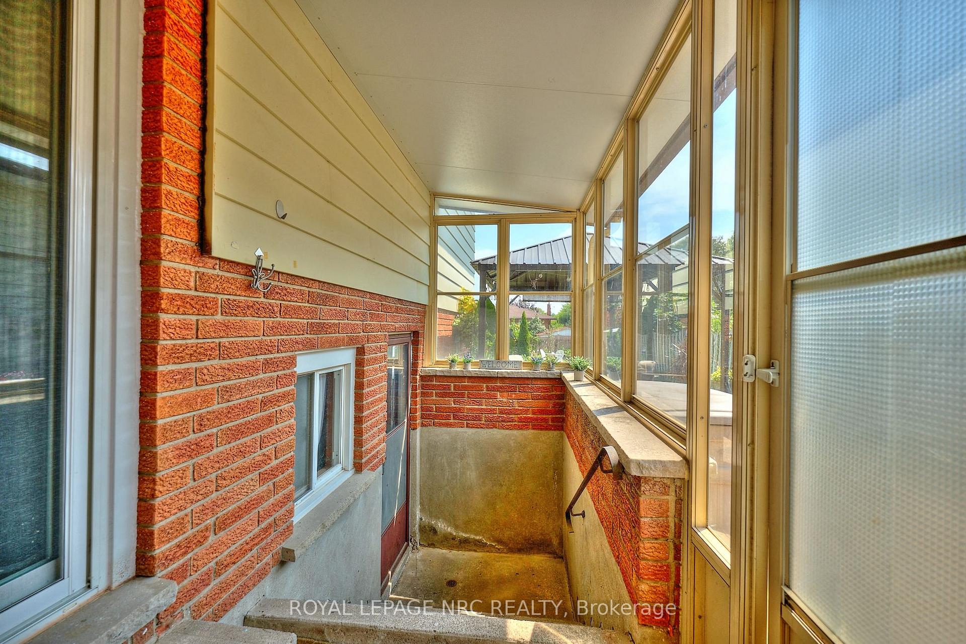 Photo 13 of 5875 St. Anthony Crescent, Niagara Falls, Church's Lane — HOMEH