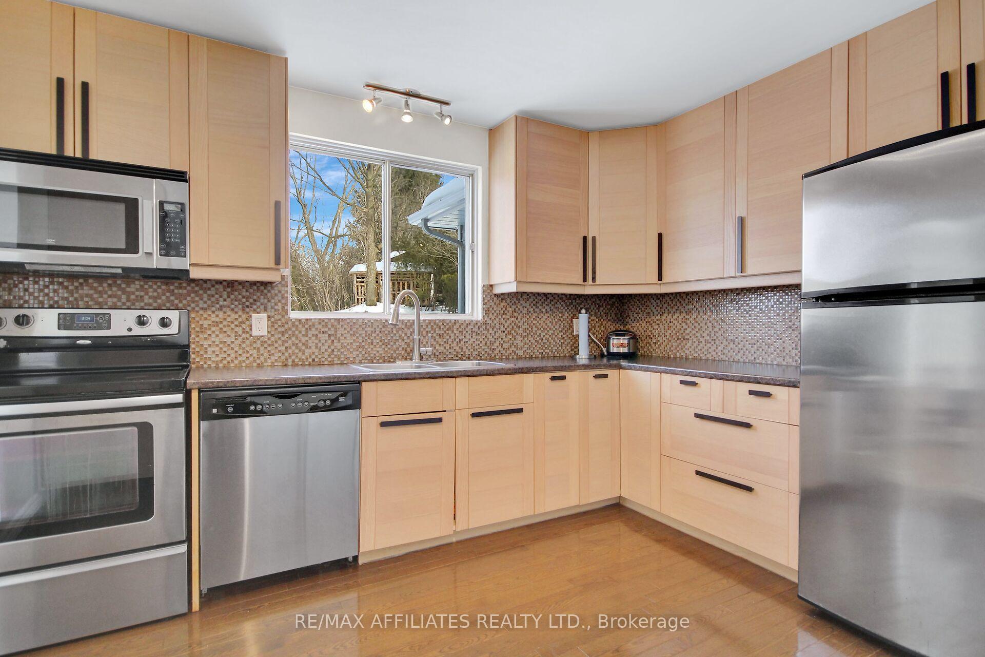 Photo 10 of 1405 Leblanc Drive, Ottawa, Chateauneuf — HOMEH
