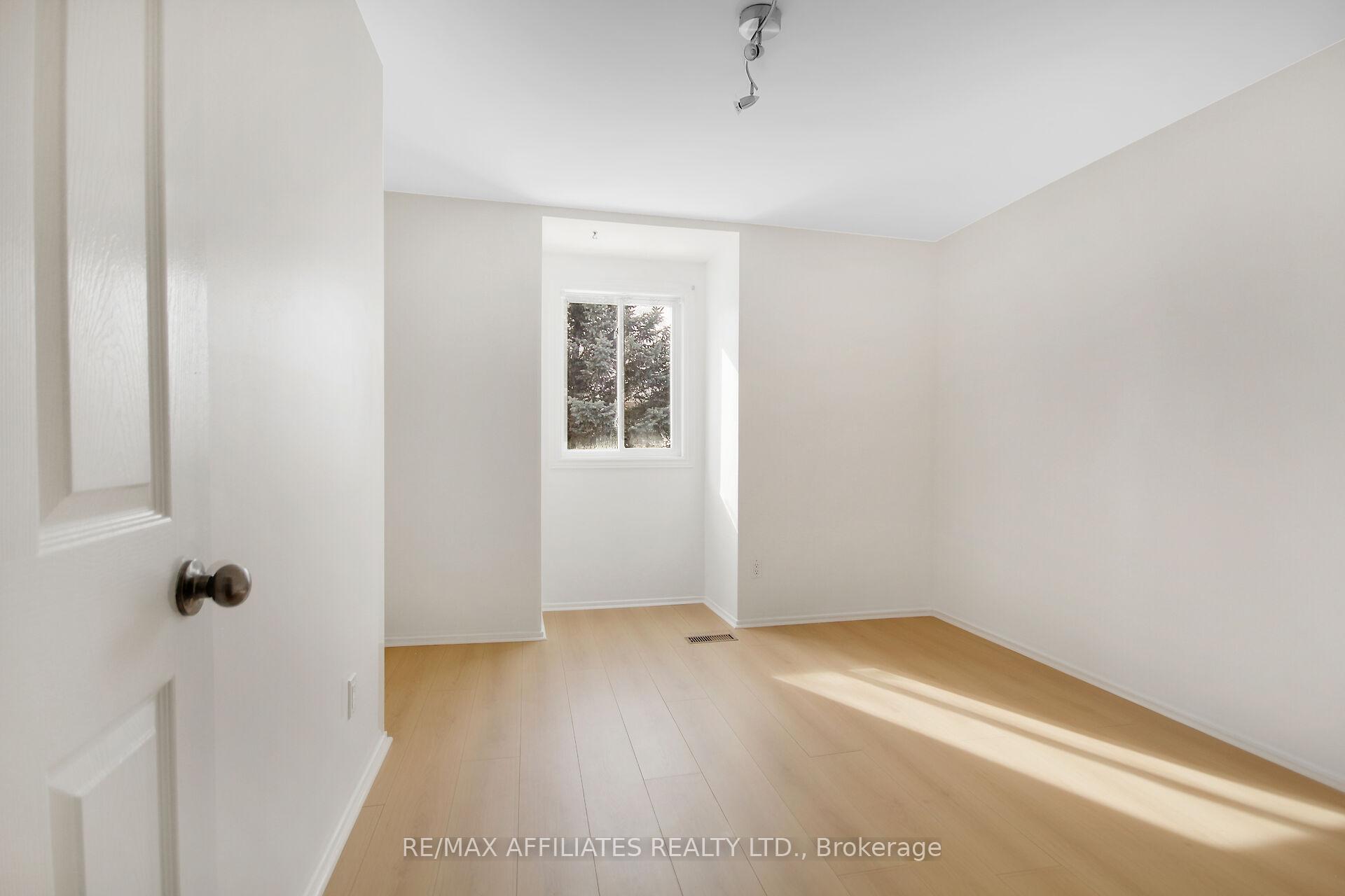 Photo 21 of 1405 Leblanc Drive, Ottawa, Chateauneuf — HOMEH