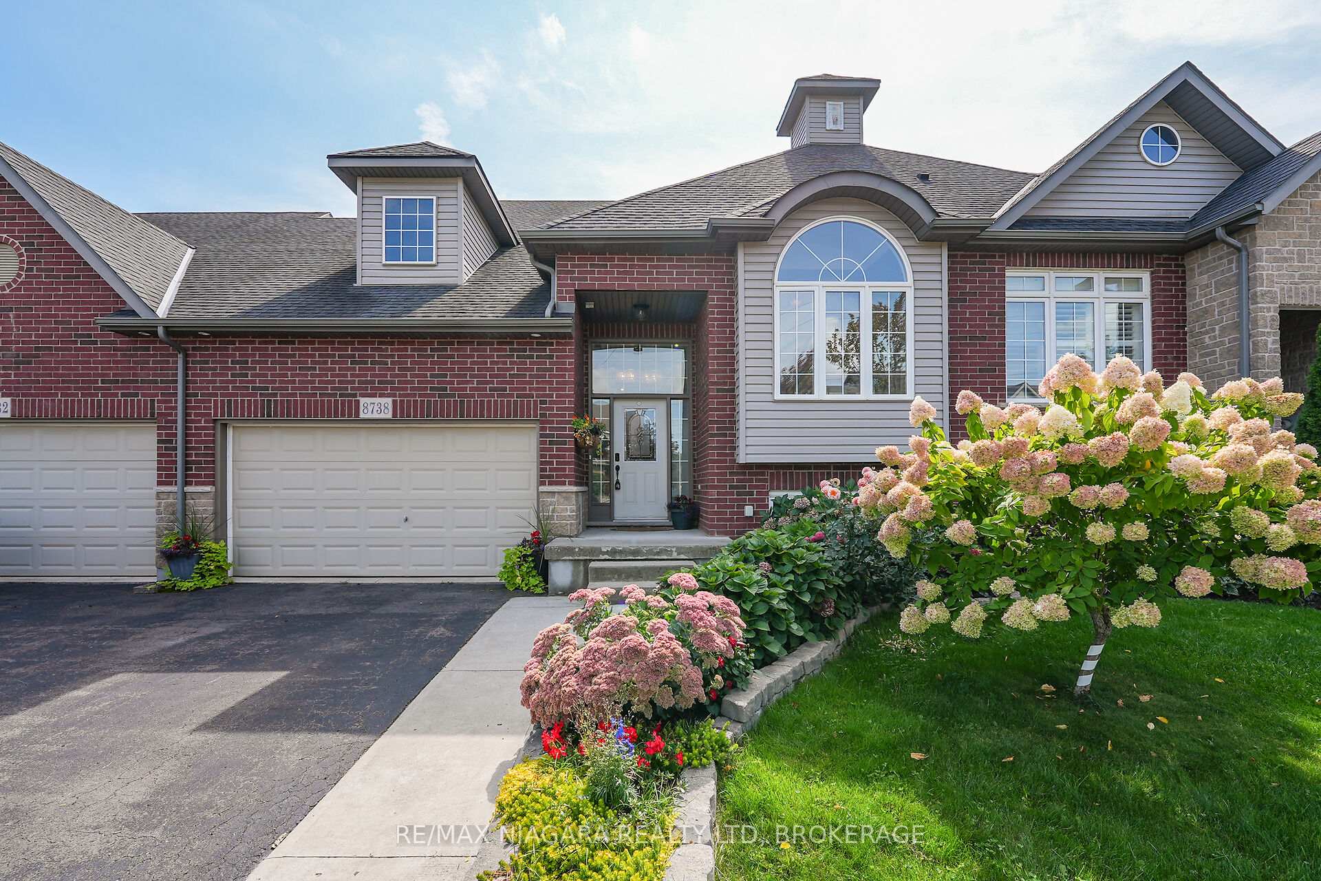 Photo 2 of 8738 Upper Canada Drive, Niagara Falls, Forestview — HOMEH