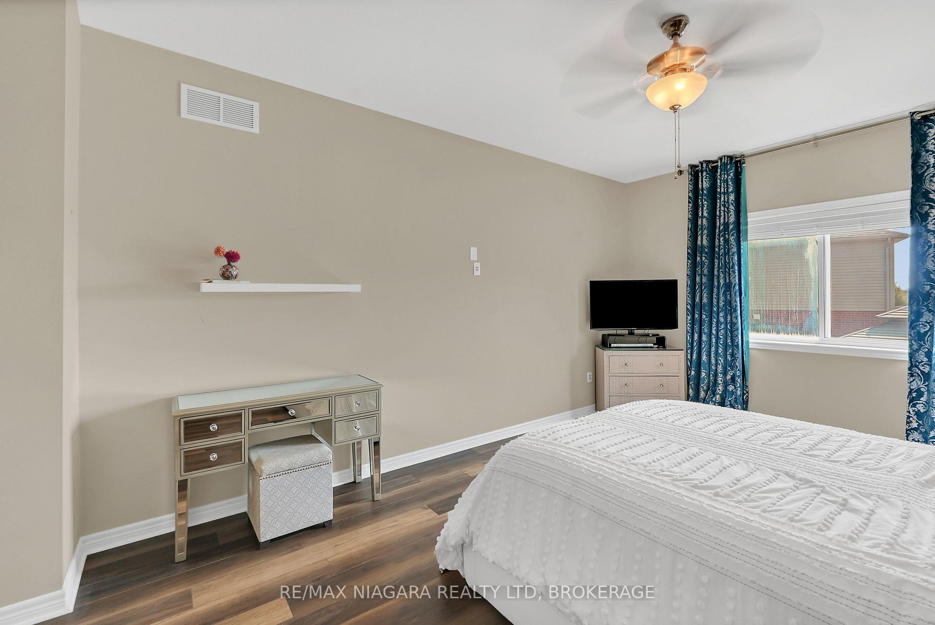 Photo 17 of 8738 Upper Canada Drive, Niagara Falls, Forestview — HOMEH
