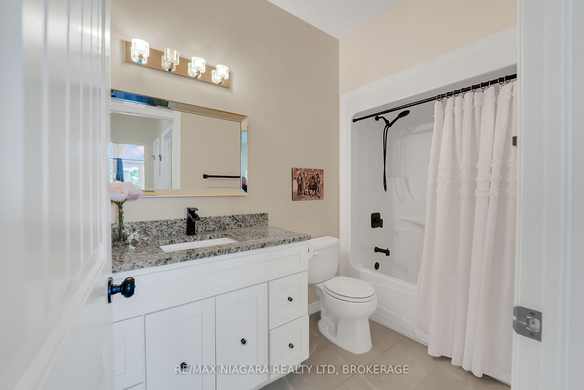 Photo 22 of 8738 Upper Canada Drive, Niagara Falls, Forestview — HOMEH