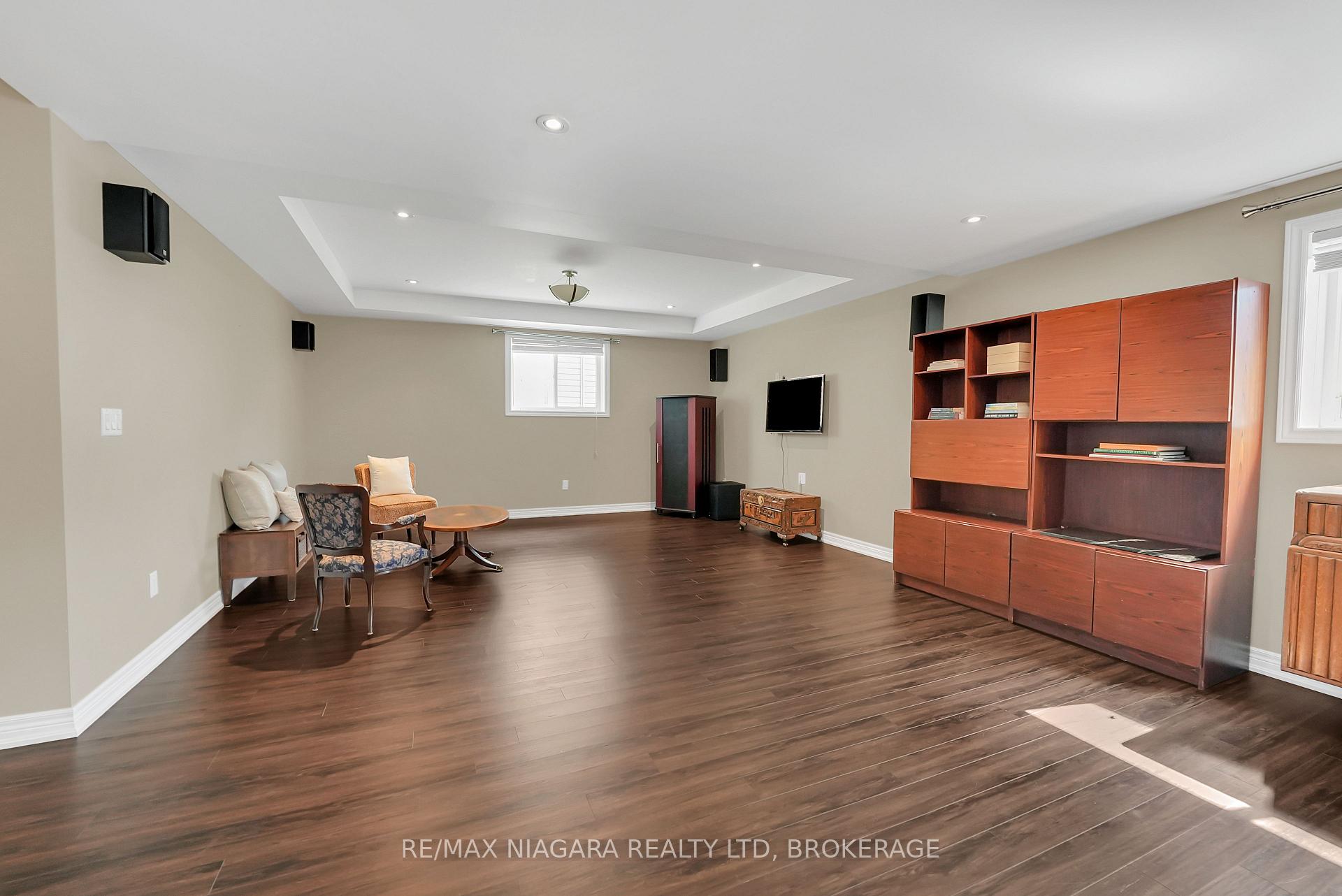 Photo 24 of 8738 Upper Canada Drive, Niagara Falls, Forestview — HOMEH
