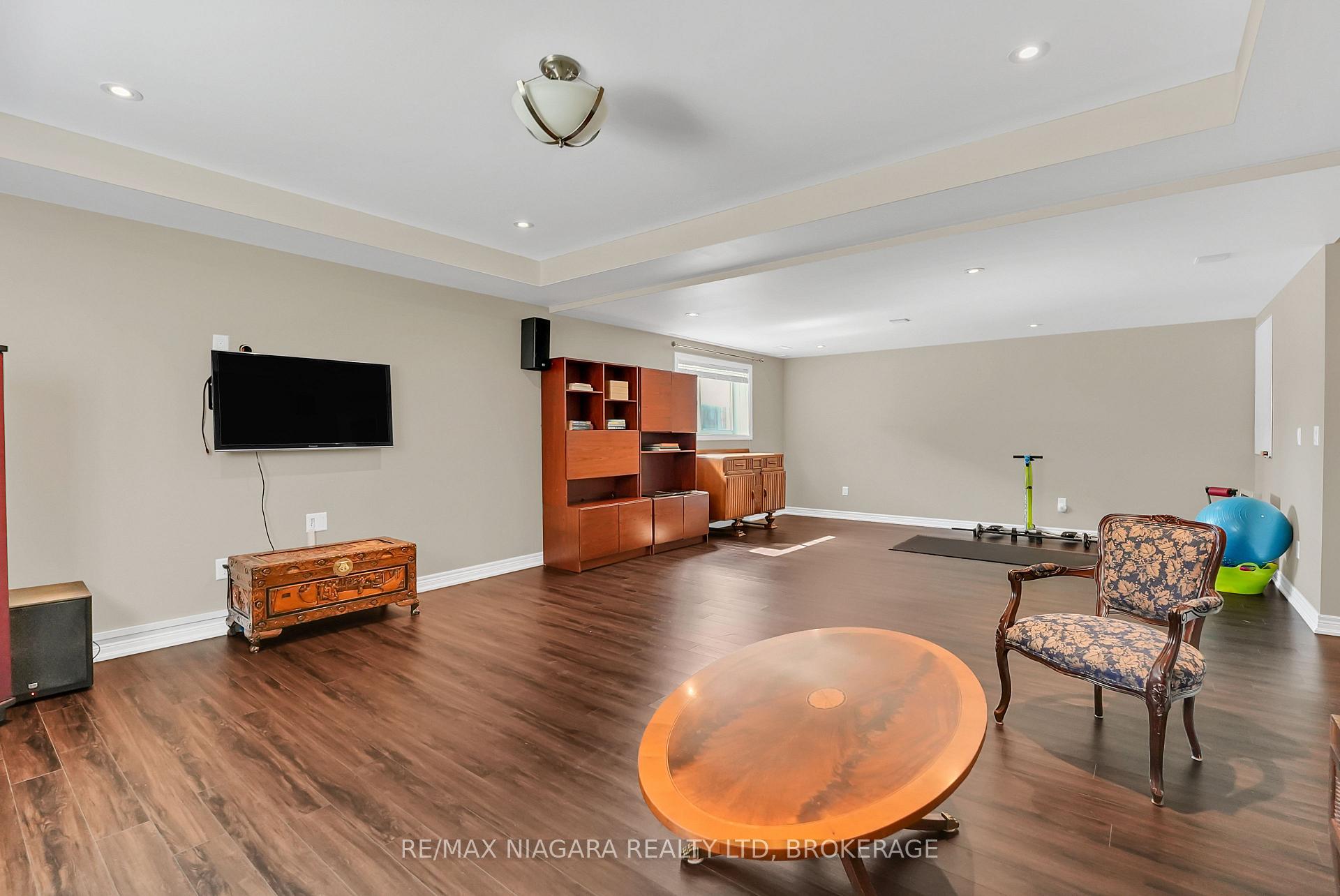 Photo 25 of 8738 Upper Canada Drive, Niagara Falls, Forestview — HOMEH