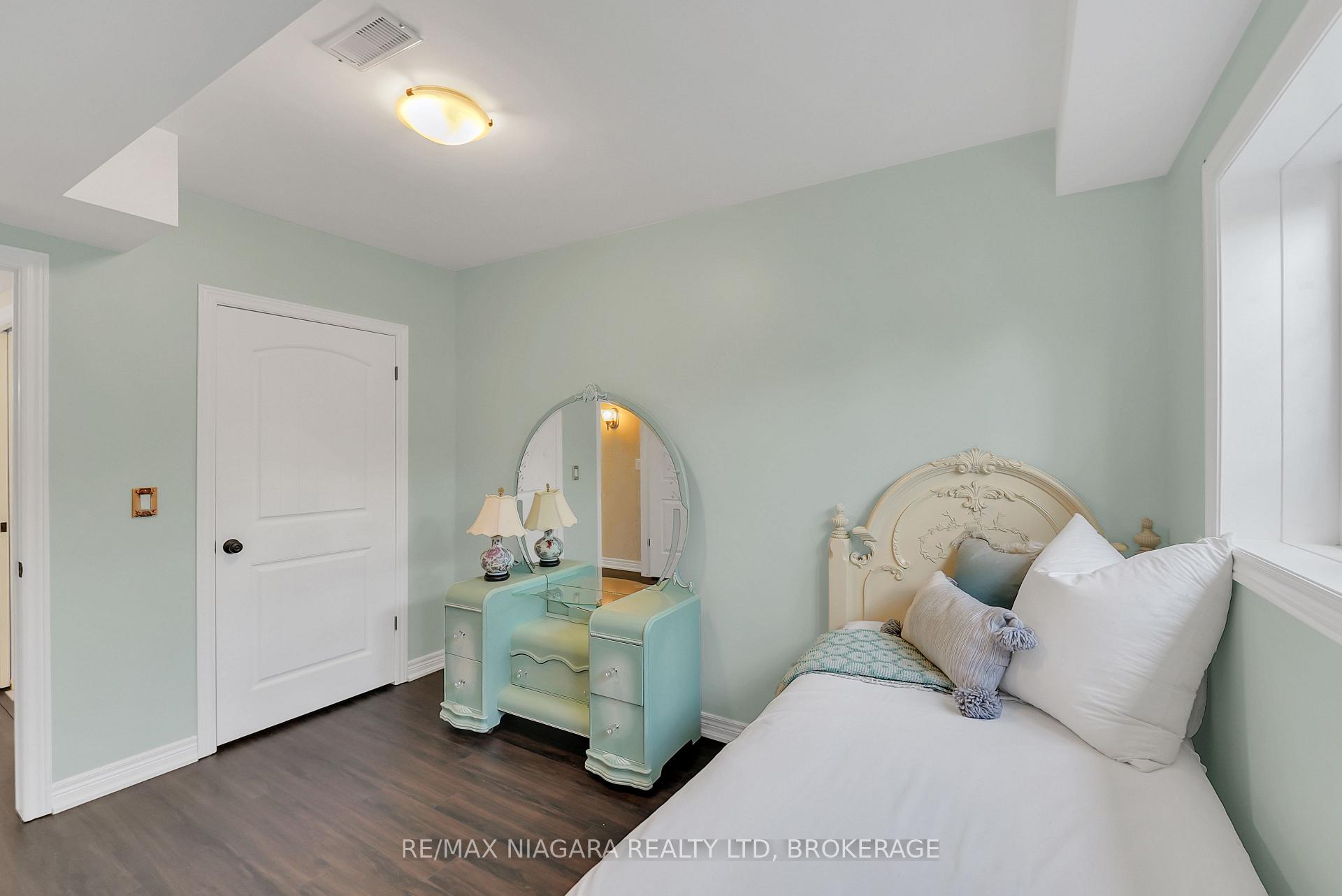Photo 30 of 8738 Upper Canada Drive, Niagara Falls, Forestview — HOMEH