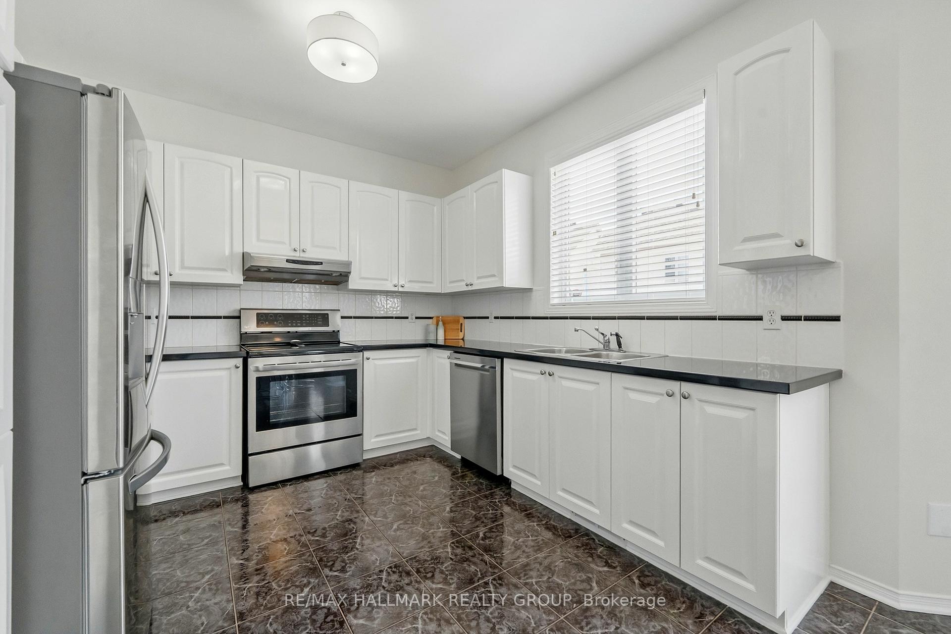 Photo 14 of 2366 Raintree Drive, Ottawa, Chapel Hill South - Orleans Village — HOMEH