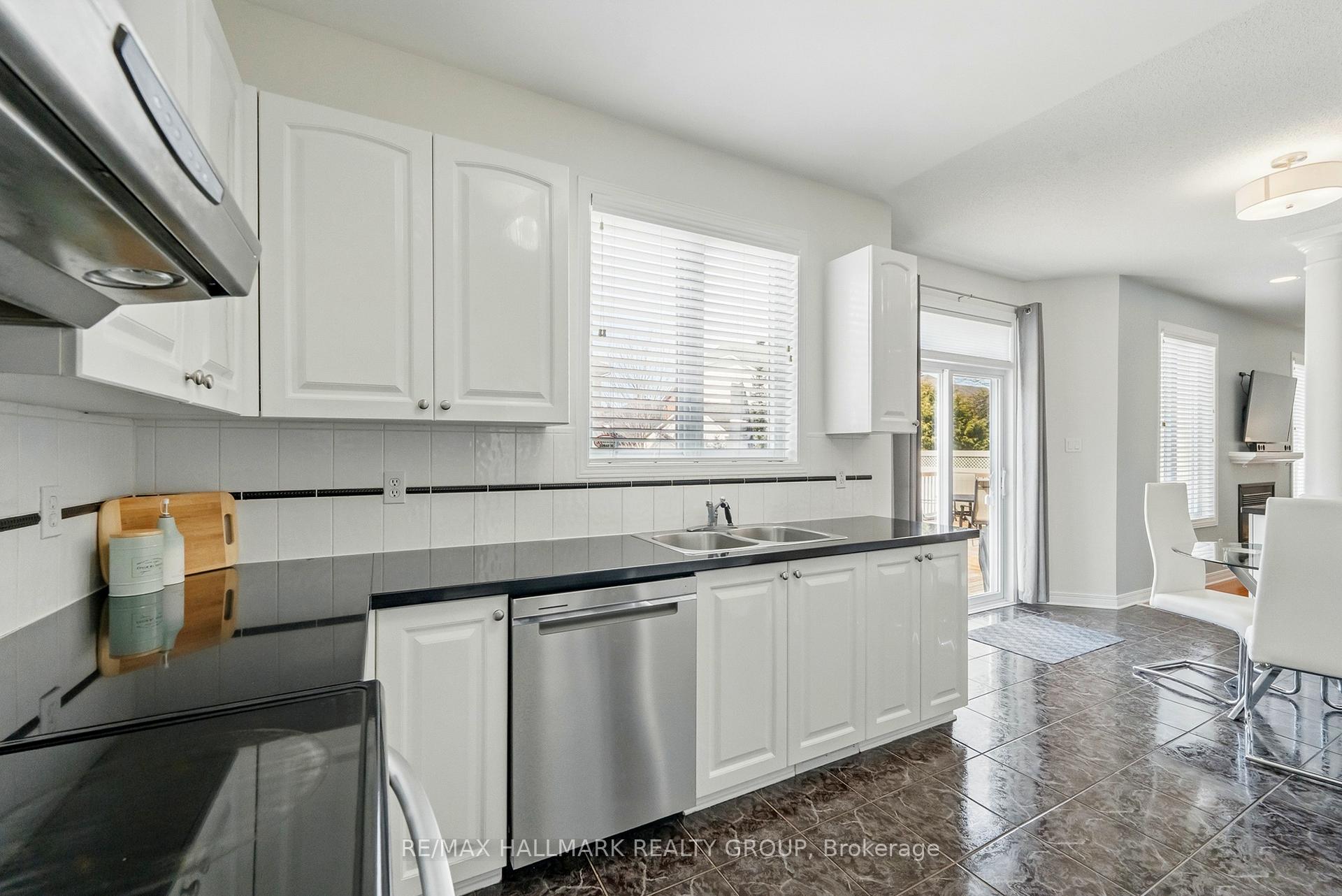 Photo 16 of 2366 Raintree Drive, Ottawa, Chapel Hill South - Orleans Village — HOMEH