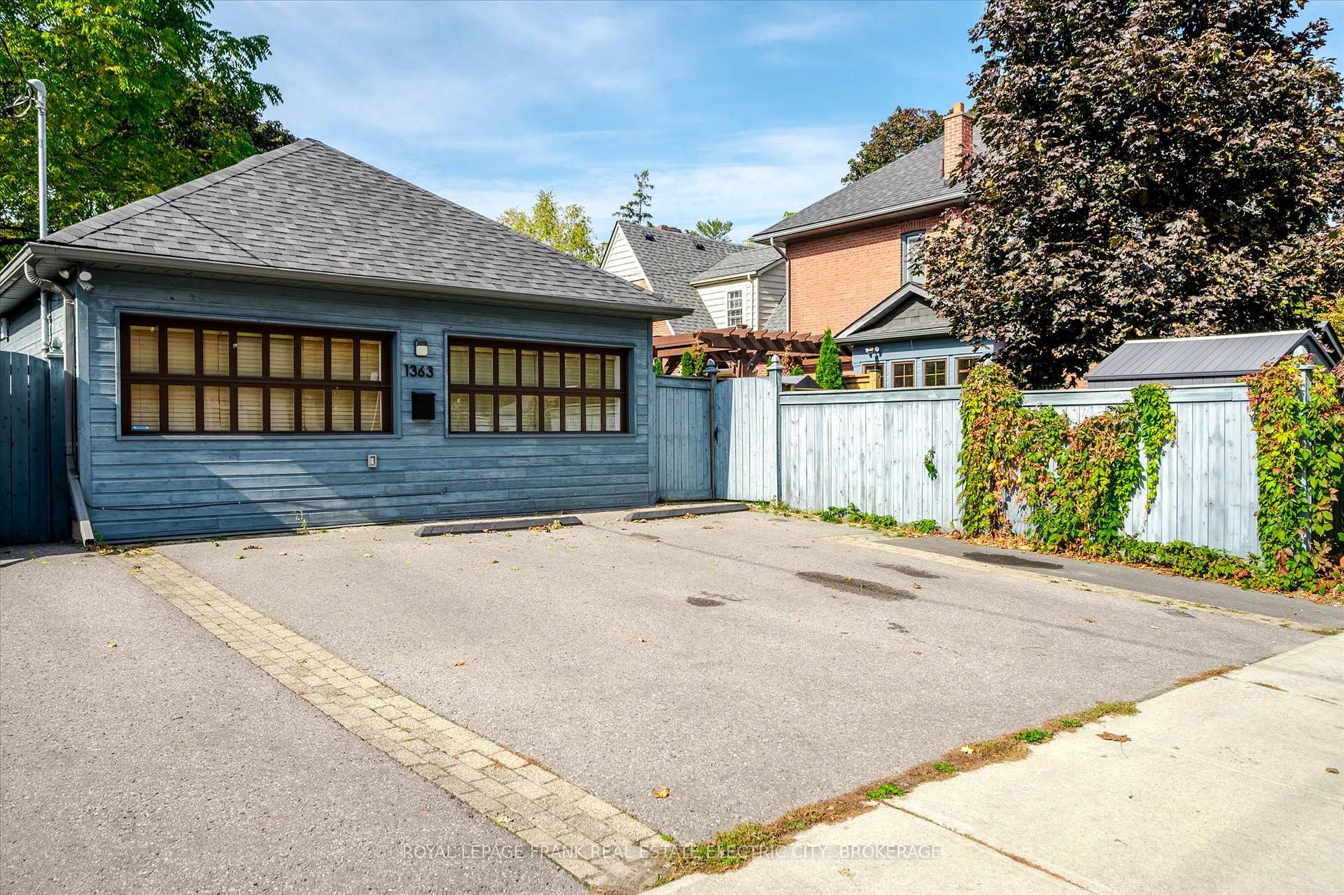 Photo 4 of 1363 Monaghan Road, Peterborough, Town Ward 3 — HOMEH