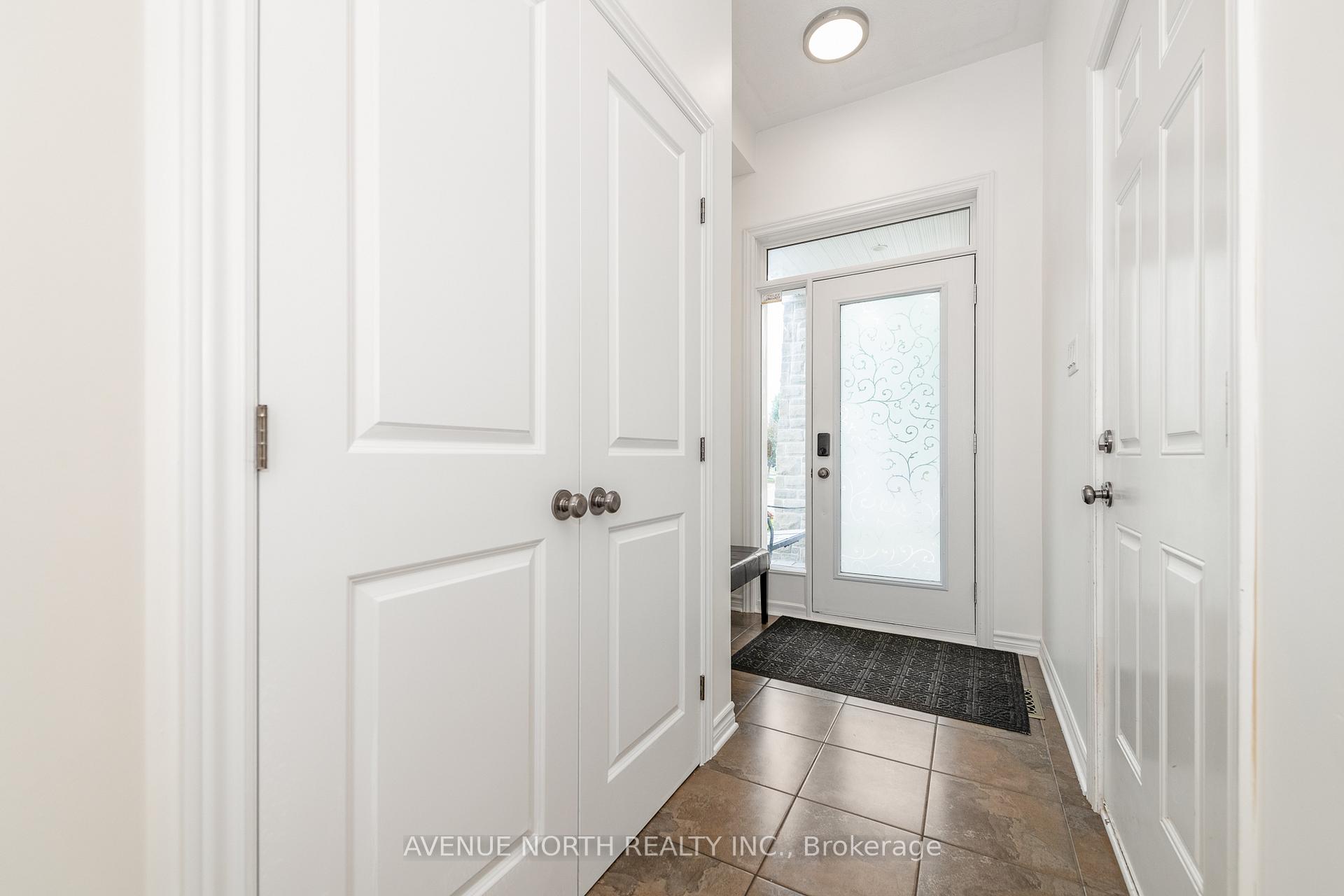 Photo 4 of 448 Rochefort Circle, Ottawa, Avalon West — HOMEH