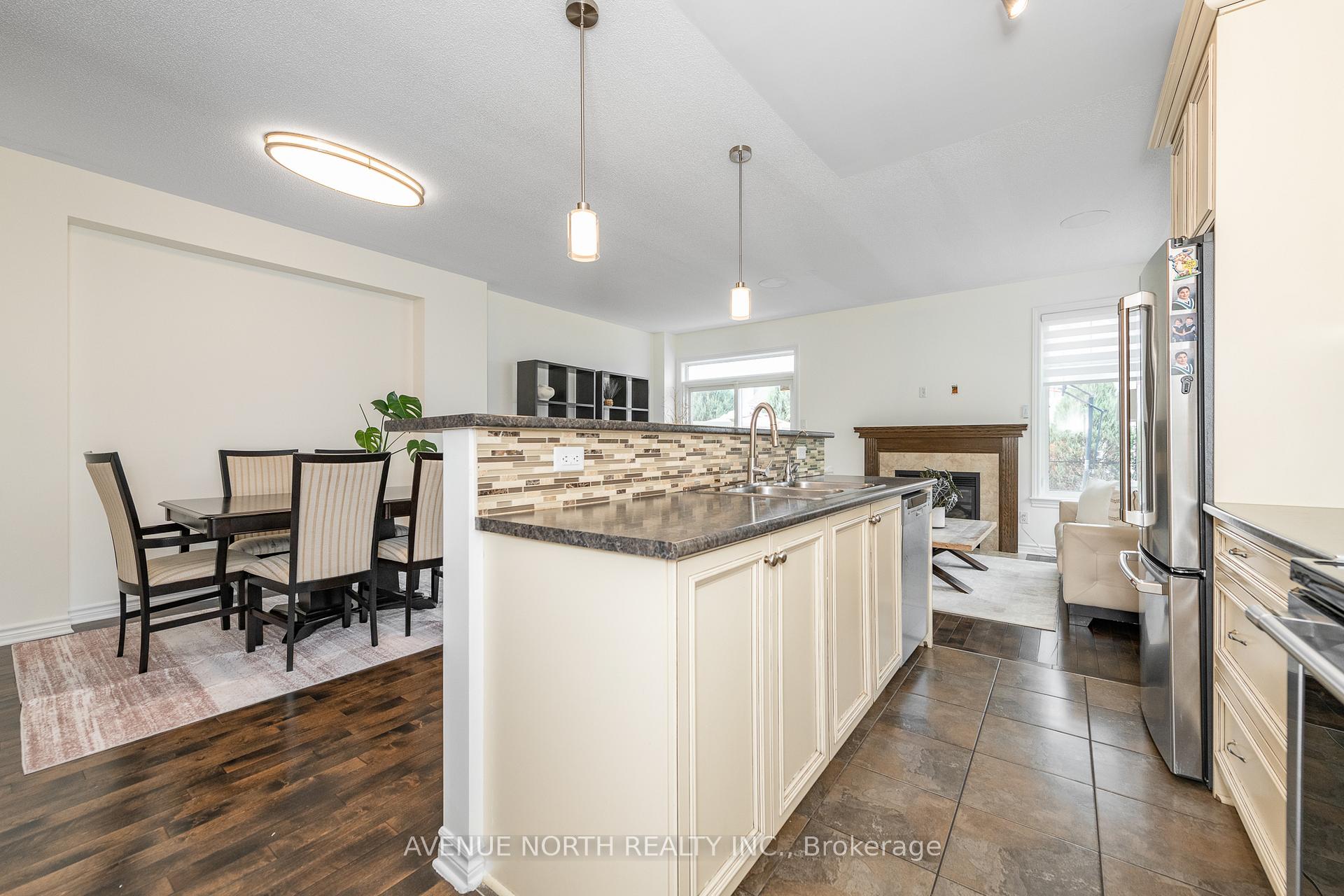 Photo 17 of 448 Rochefort Circle, Ottawa, Avalon West — HOMEH
