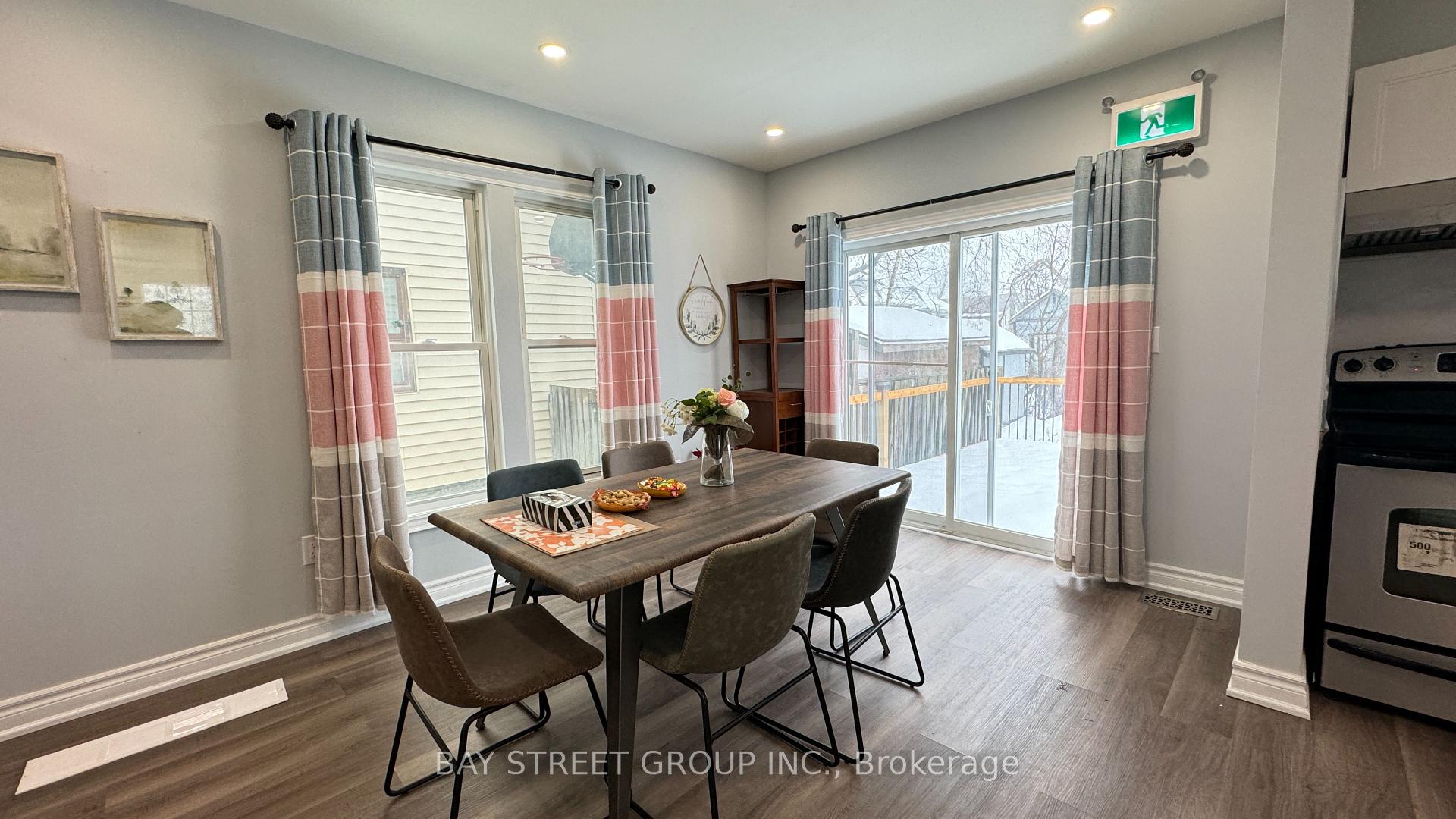 Photo 3 of 4849 Maple Street, Niagara Falls, Cherrywood — HOMEH