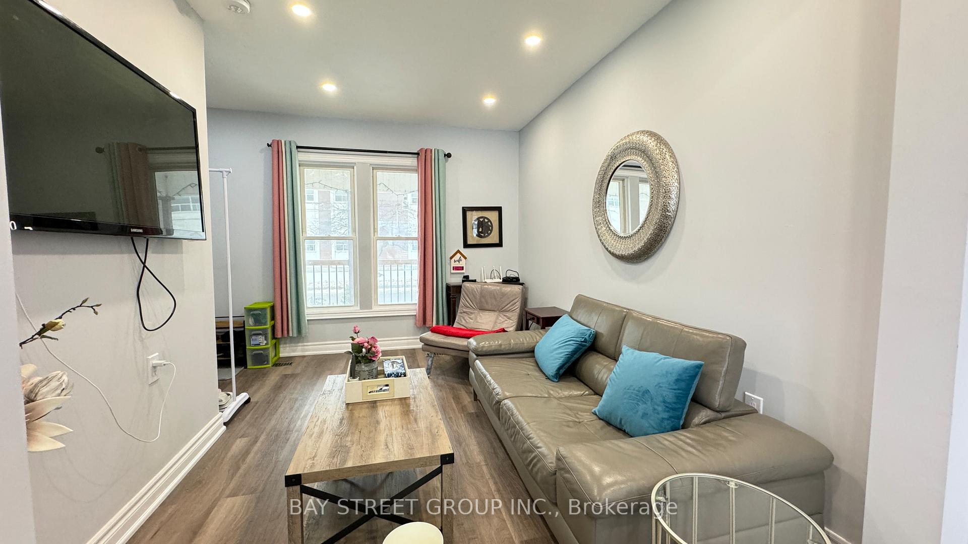 Photo 6 of 4849 Maple Street, Niagara Falls, Cherrywood — HOMEH