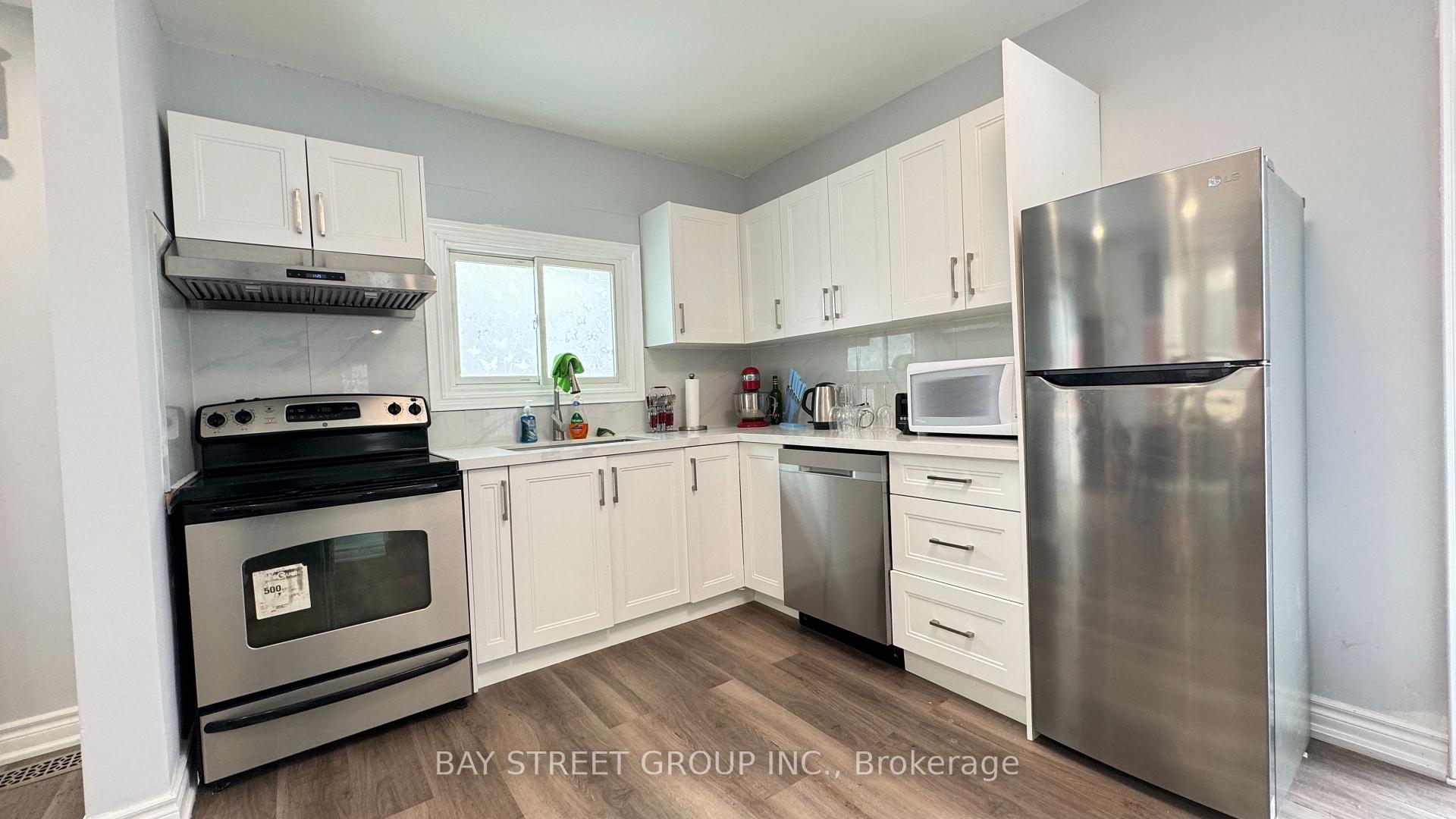Photo 8 of 4849 Maple Street, Niagara Falls, Cherrywood — HOMEH