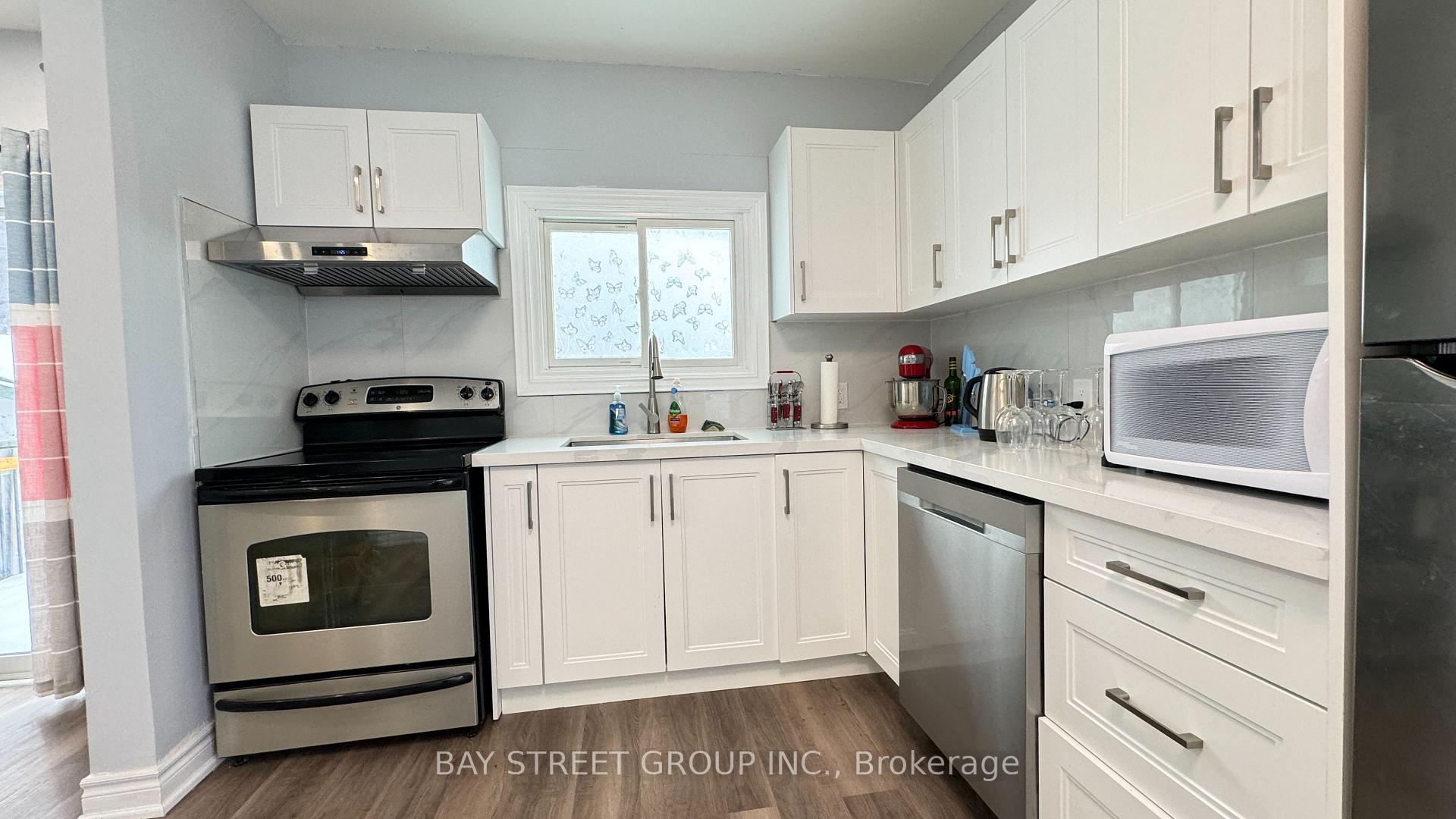 Photo 9 of 4849 Maple Street, Niagara Falls, Cherrywood — HOMEH