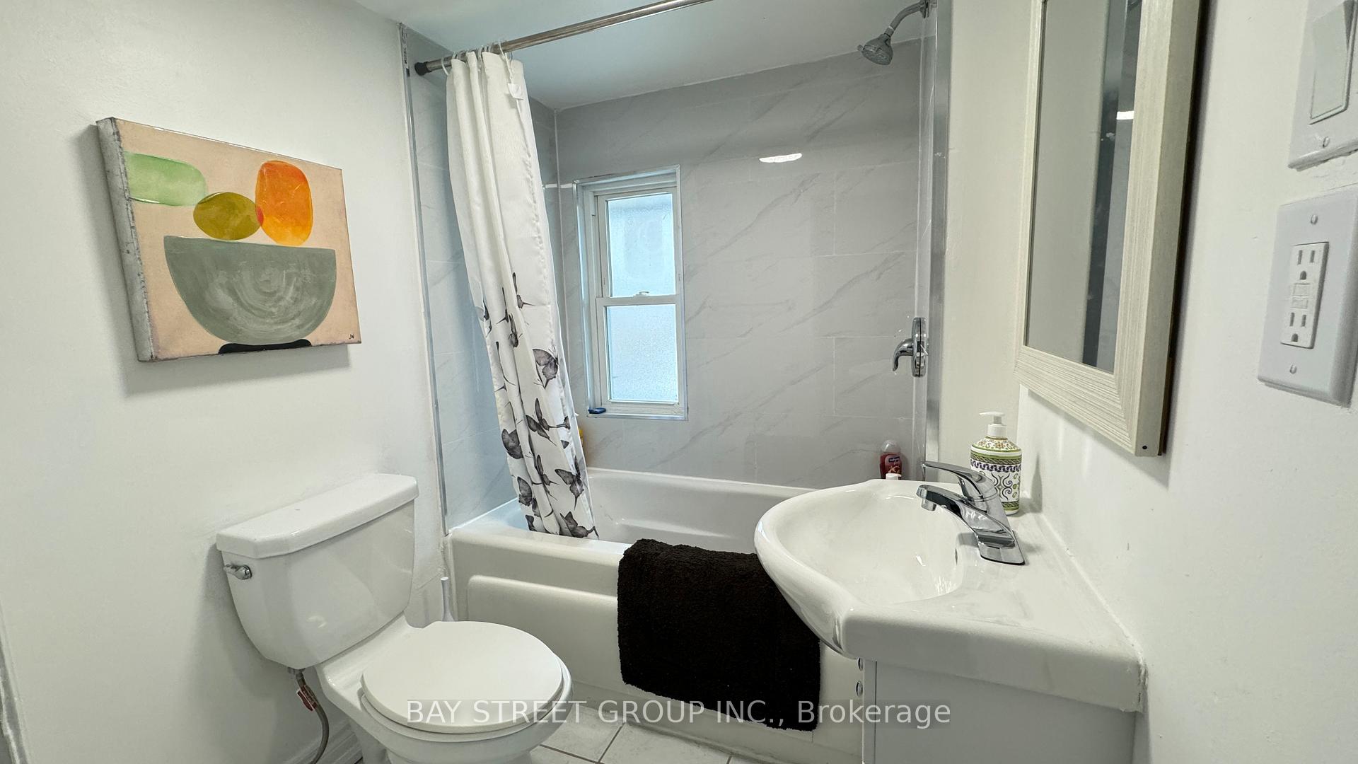 Photo 17 of 4849 Maple Street, Niagara Falls, Cherrywood — HOMEH