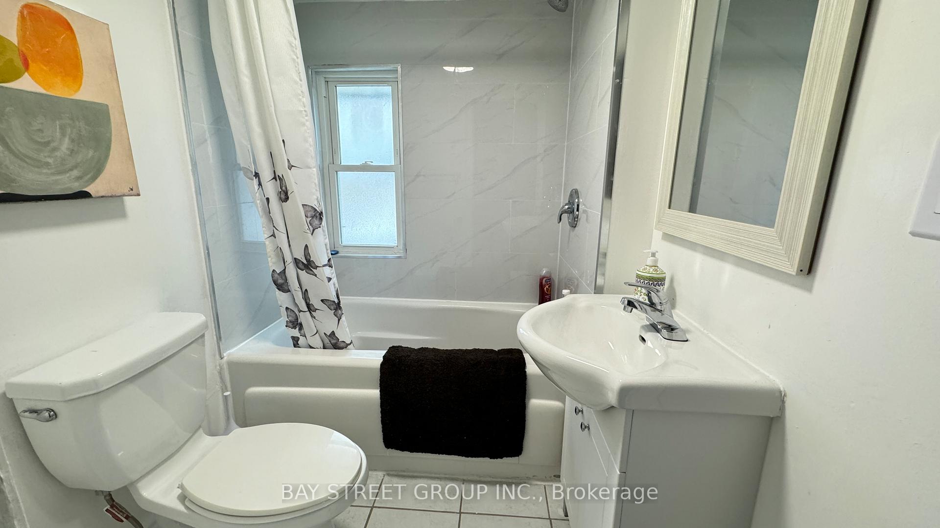 Photo 18 of 4849 Maple Street, Niagara Falls, Cherrywood — HOMEH