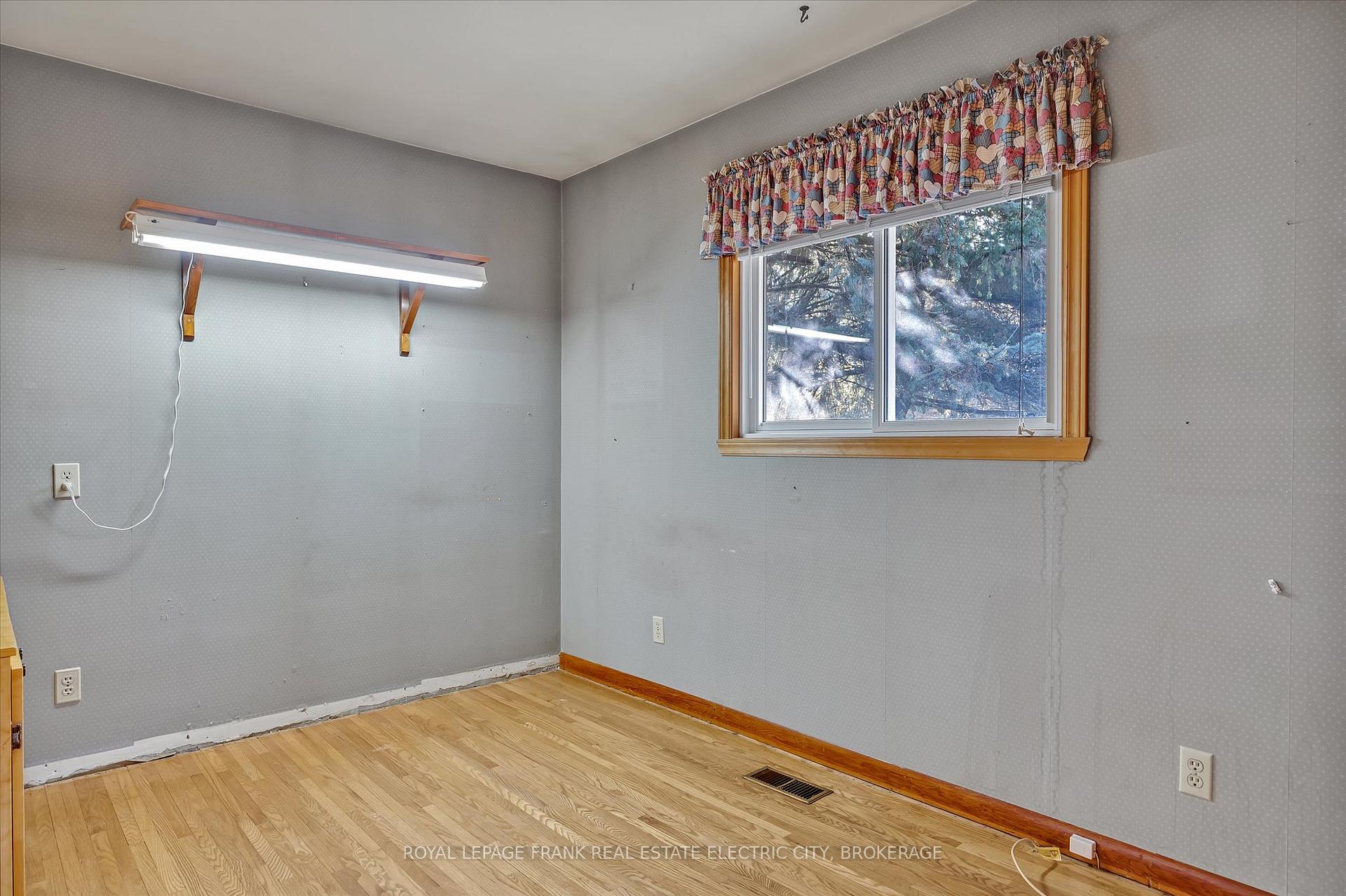 Photo 20 of 8 Ferndale Avenue, Peterborough, Monaghan Ward 2 — HOMEH