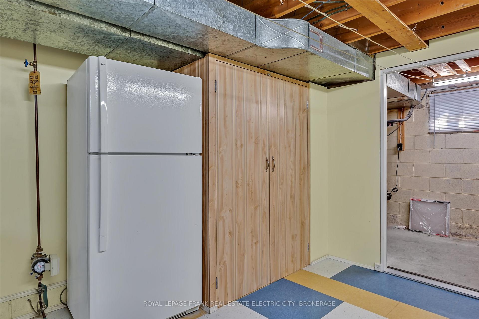 Photo 31 of 8 Ferndale Avenue, Peterborough, Monaghan Ward 2 — HOMEH