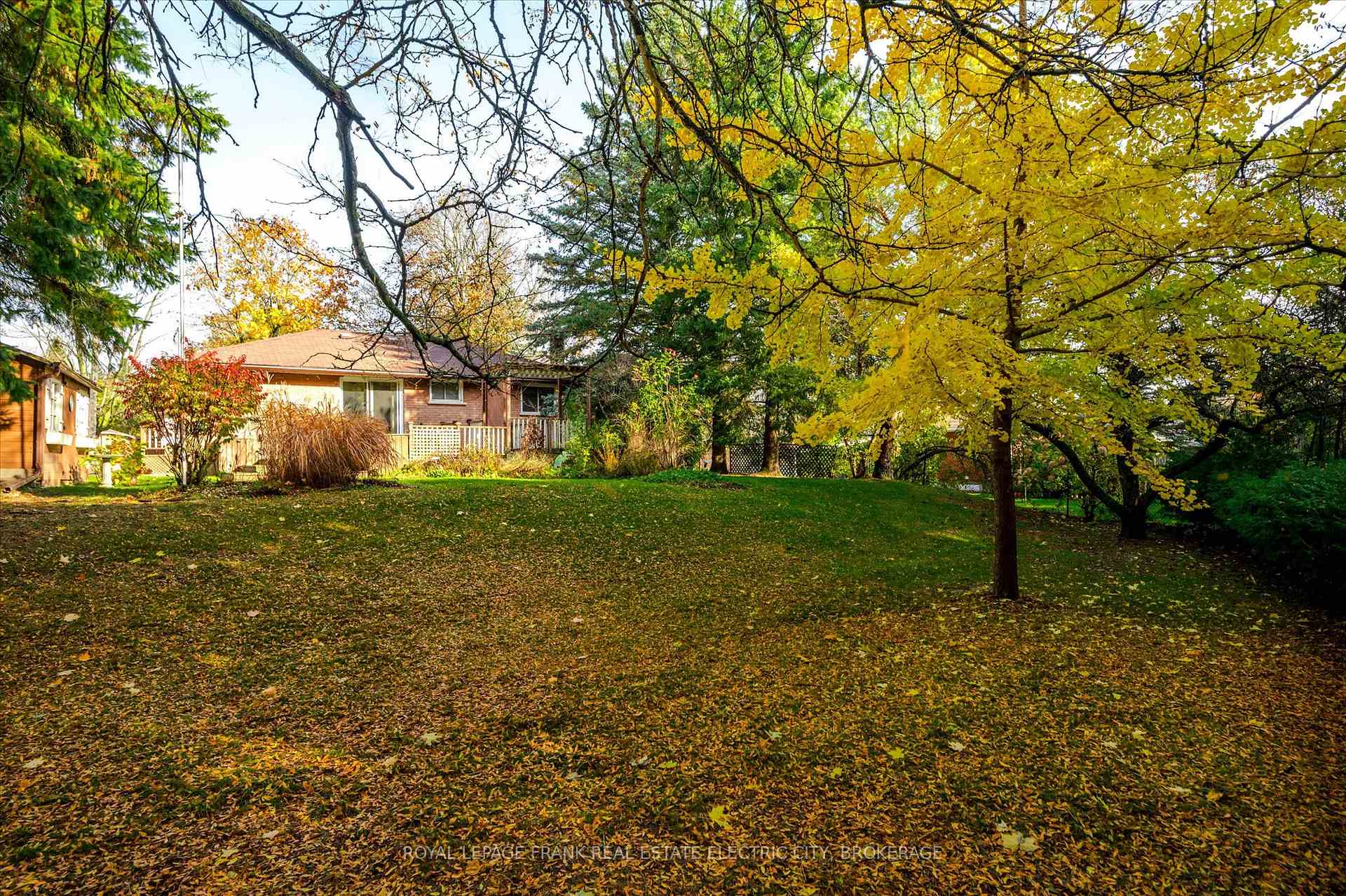Photo 37 of 8 Ferndale Avenue, Peterborough, Monaghan Ward 2 — HOMEH