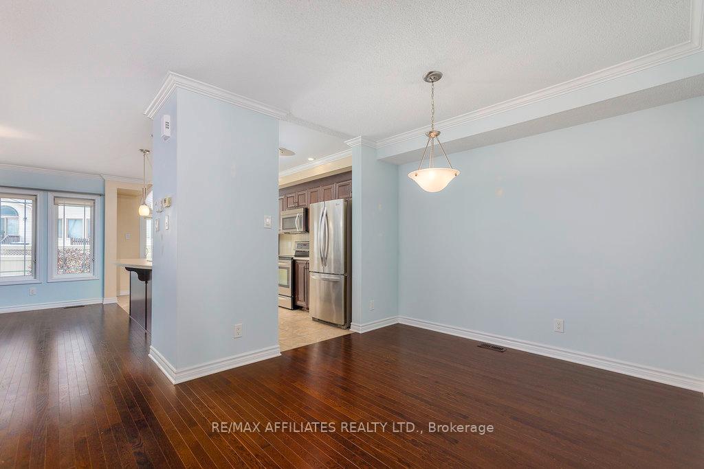 Photo 5 of 215 Gossamer Street, Ottawa, Mer Bleue/Bradley Estates/Anderson Park — HOMEH