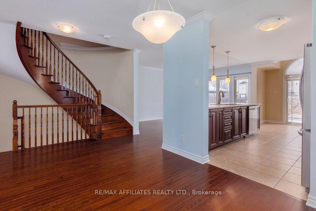 Photo 6 of 215 Gossamer Street, Ottawa, Mer Bleue/Bradley Estates/Anderson Park — HOMEH