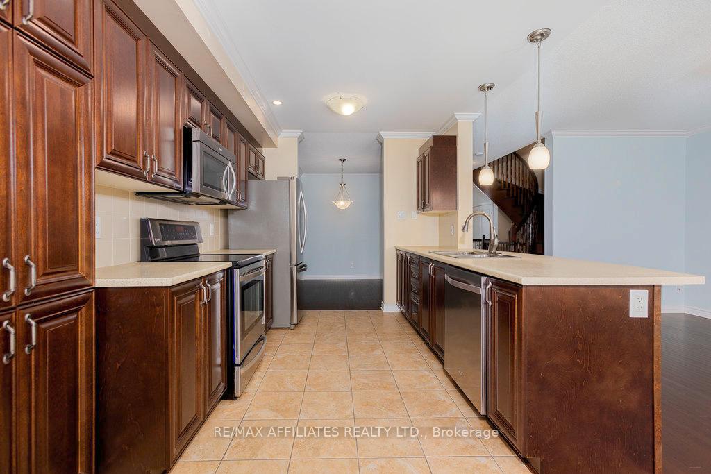 Photo 11 of 215 Gossamer Street, Ottawa, Mer Bleue/Bradley Estates/Anderson Park — HOMEH