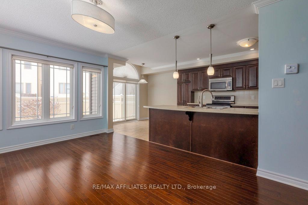 Photo 13 of 215 Gossamer Street, Ottawa, Mer Bleue/Bradley Estates/Anderson Park — HOMEH